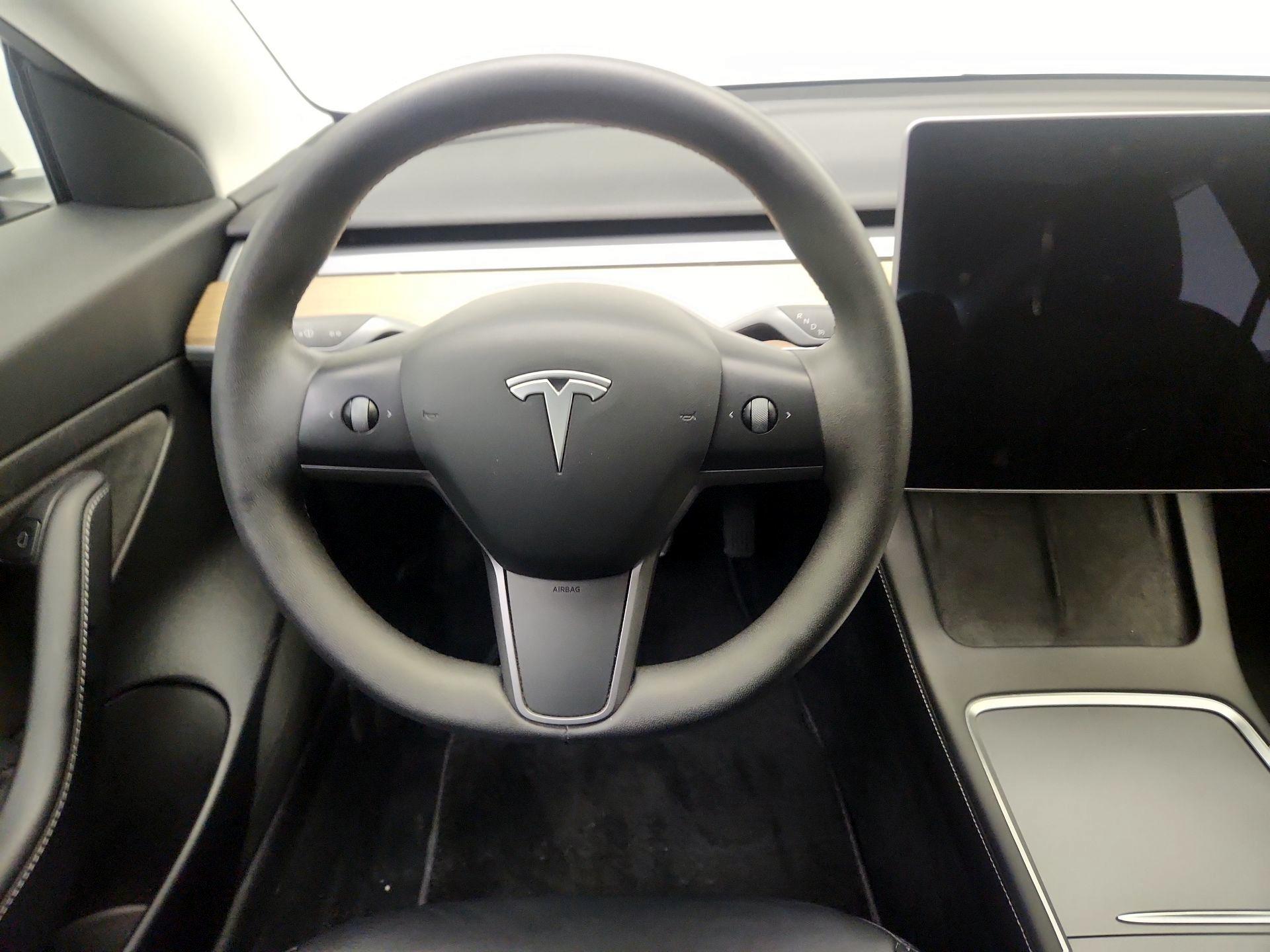 Thumbnail: 2021 Tesla Model 3 - 10