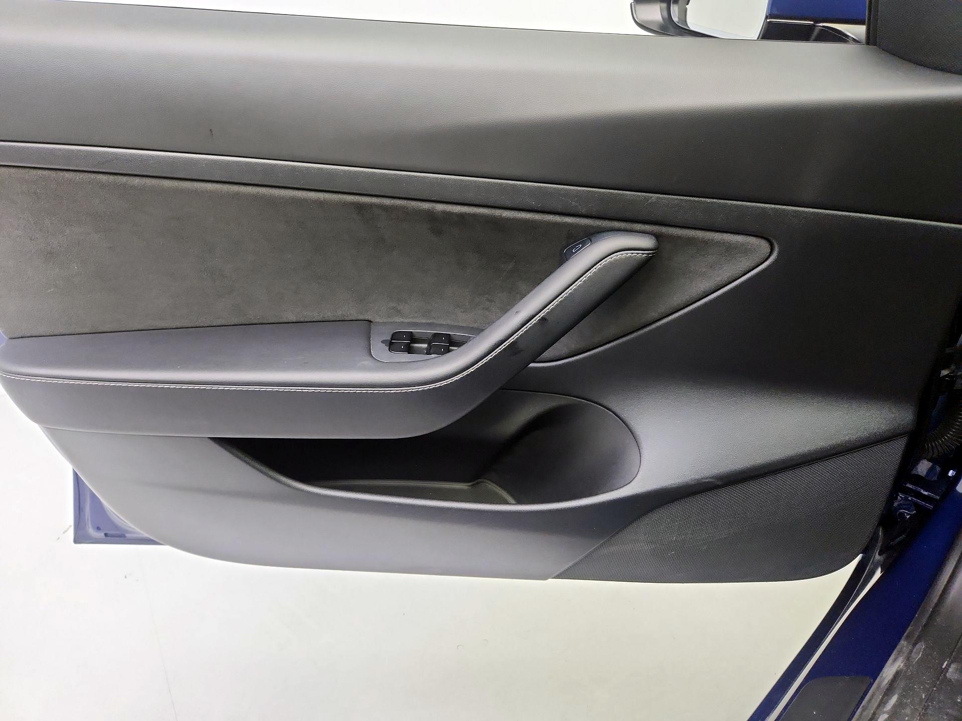 Thumbnail: 2021 Tesla Model 3 - 12