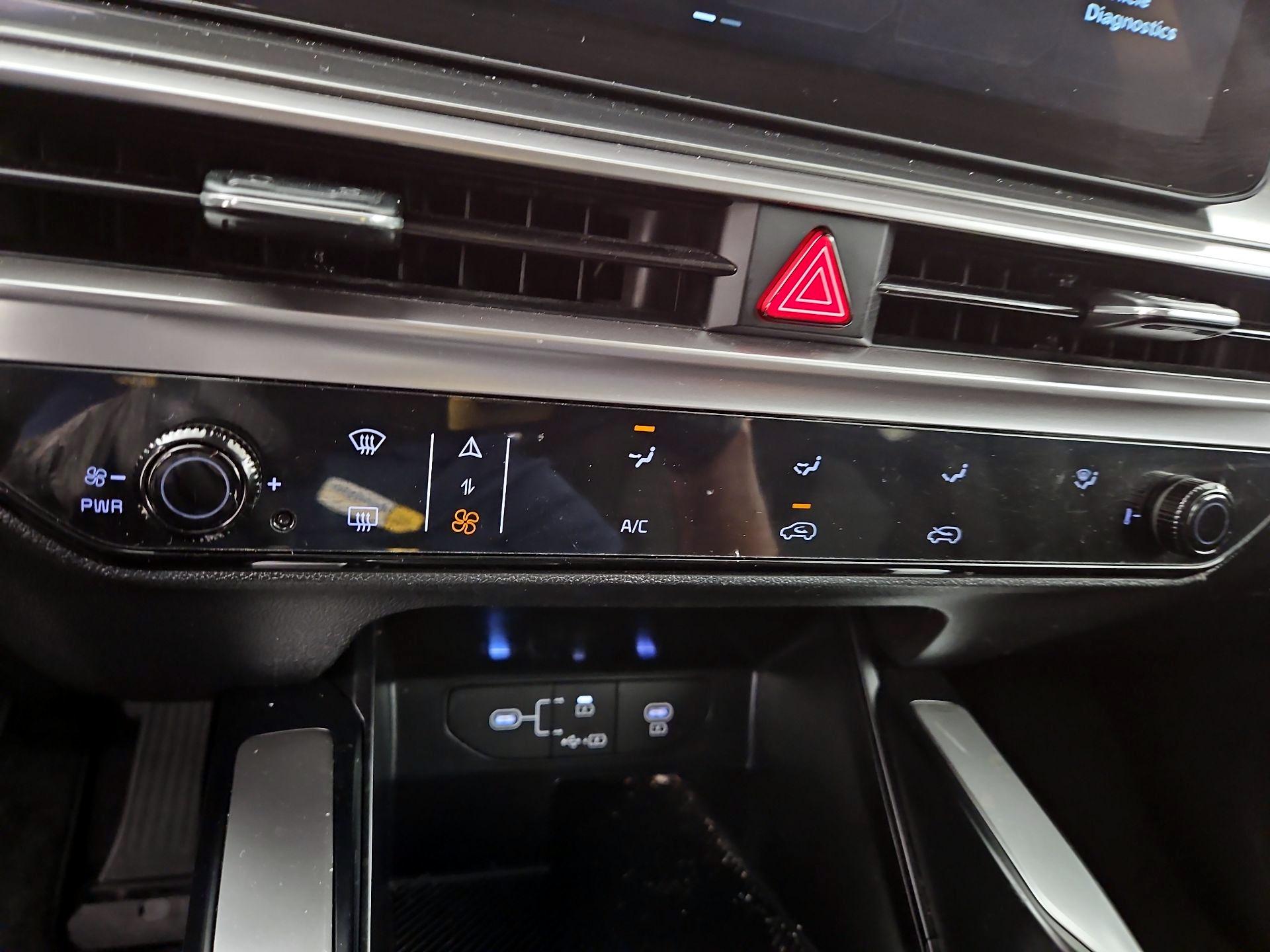 Thumbnail: 2025 Kia Sorento - 16
