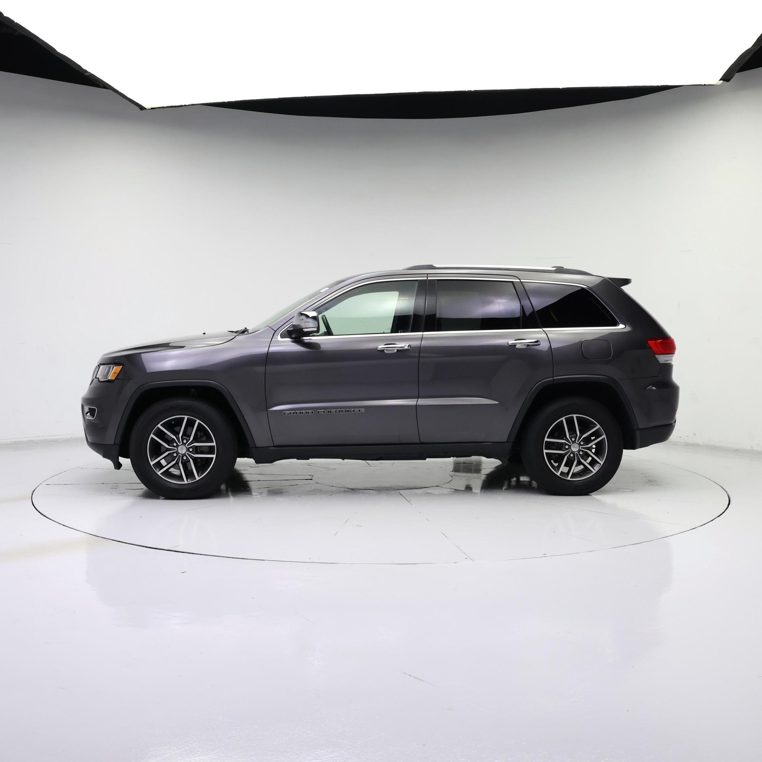 Thumbnail: 2018 Jeep Grand Cherokee - 3