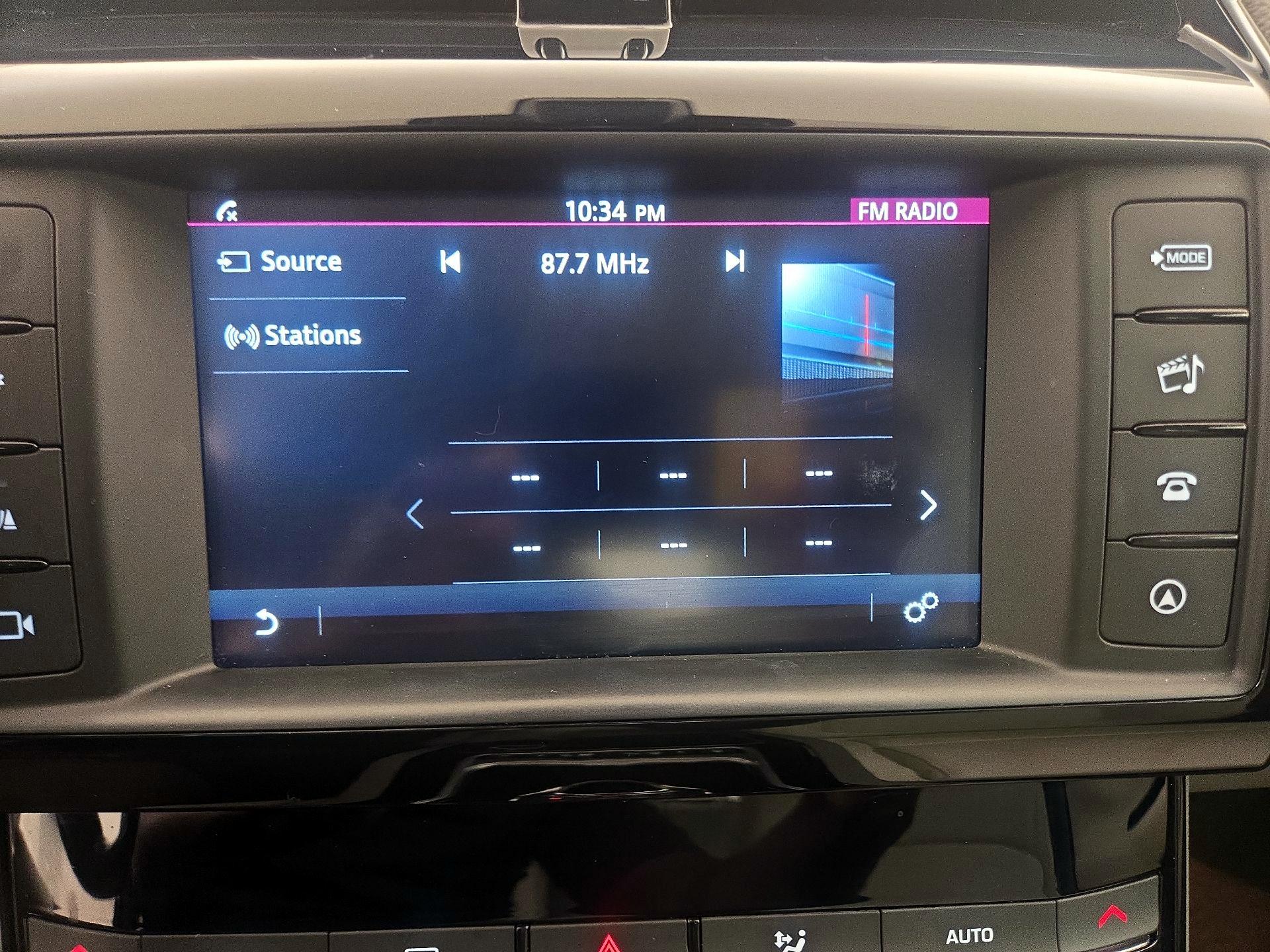 Thumbnail: 2017 Jaguar XE - 15