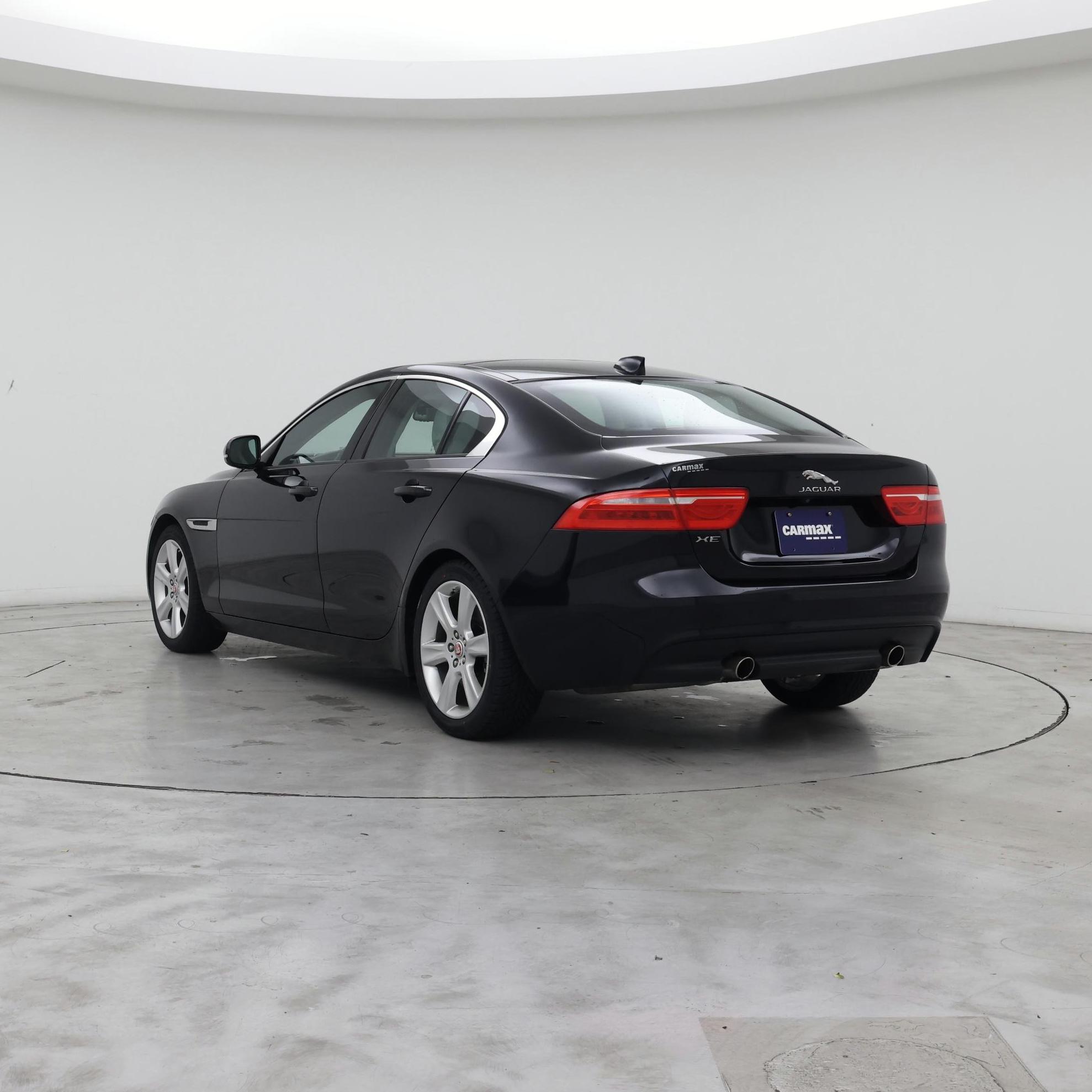 Thumbnail: 2017 Jaguar XE - 2