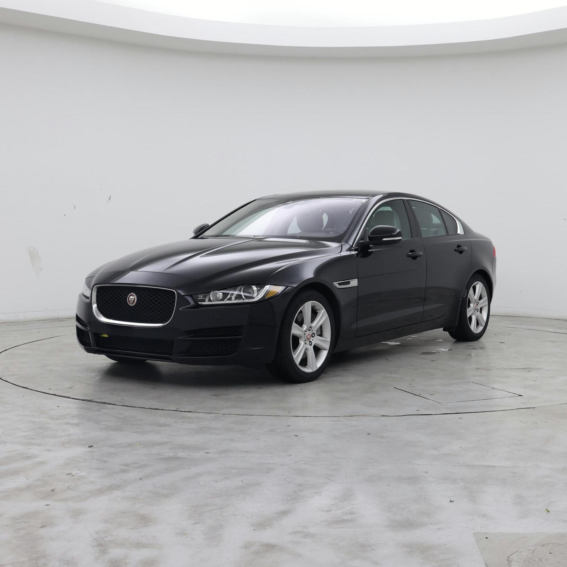 Thumbnail: 2017 Jaguar XE - 4