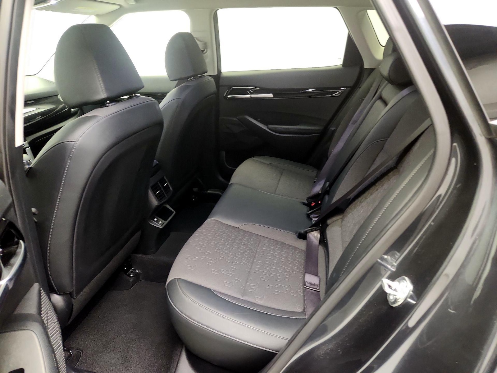2025 Kia Seltos S - Photo 21
