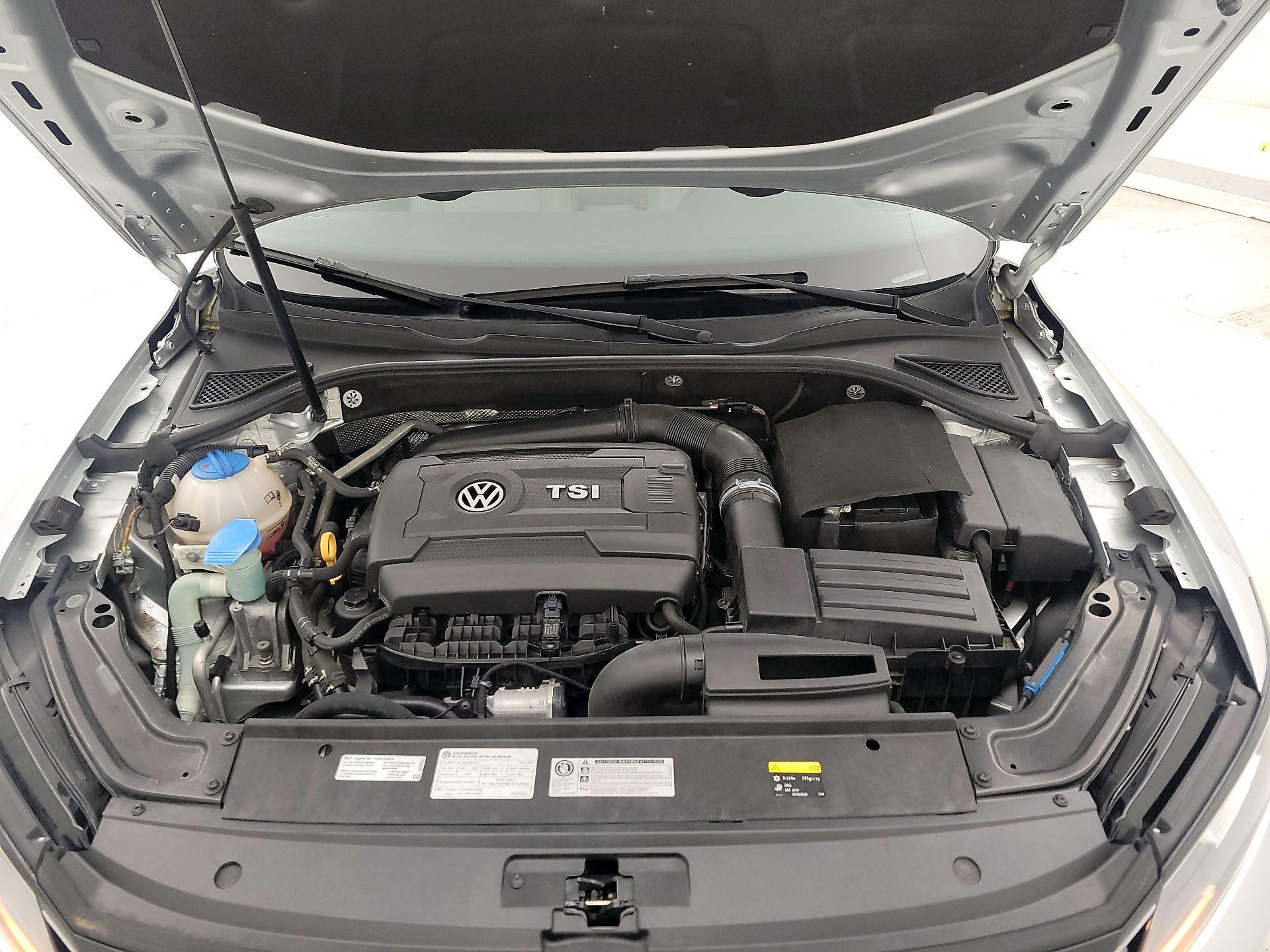 Thumbnail: 2016 Volkswagen Passat - 17