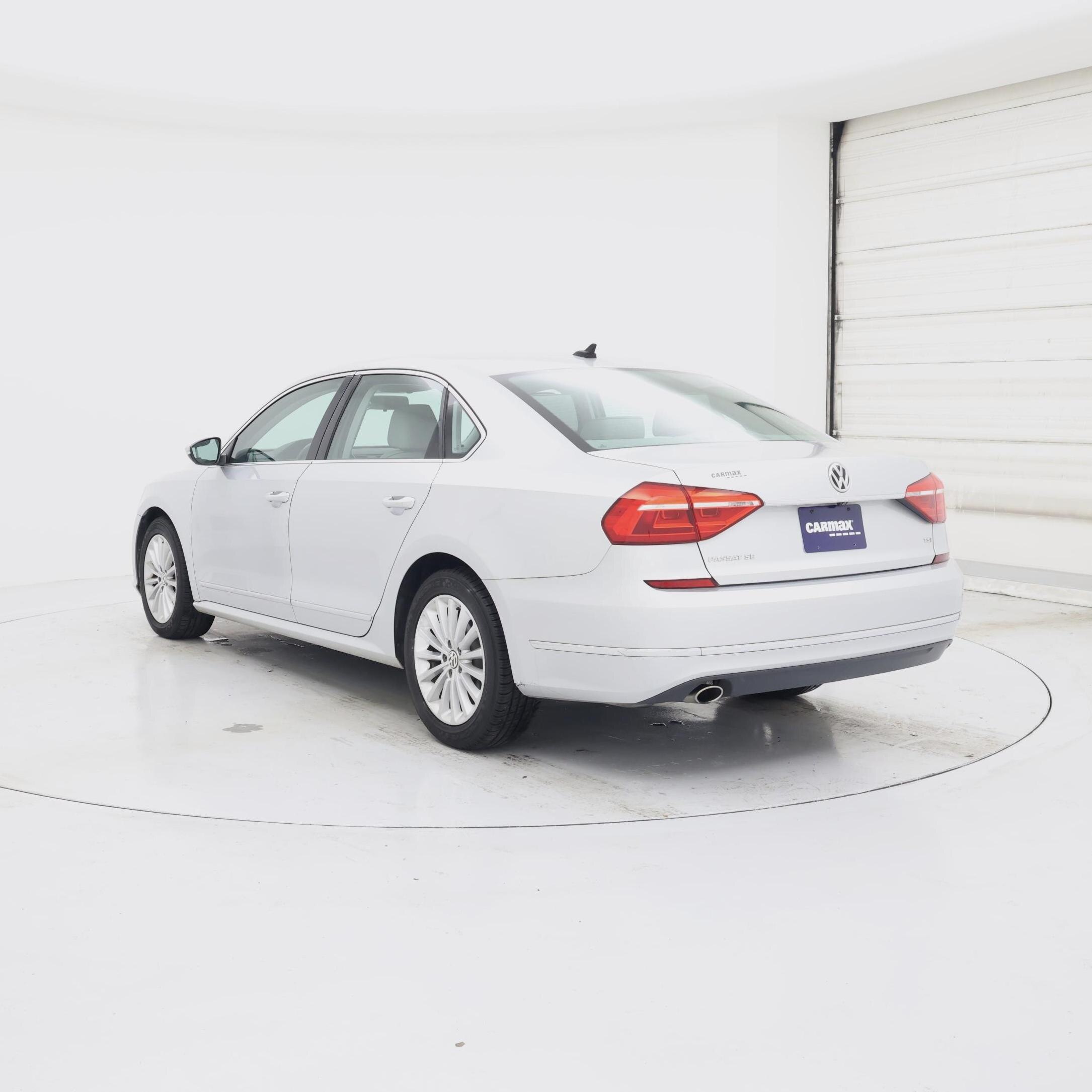 Thumbnail: 2016 Volkswagen Passat - 2