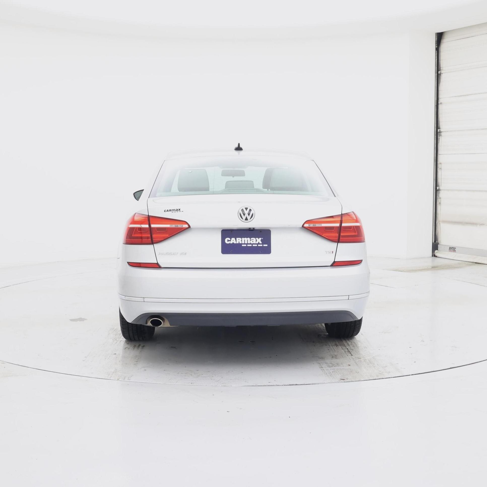 Thumbnail: 2016 Volkswagen Passat - 6