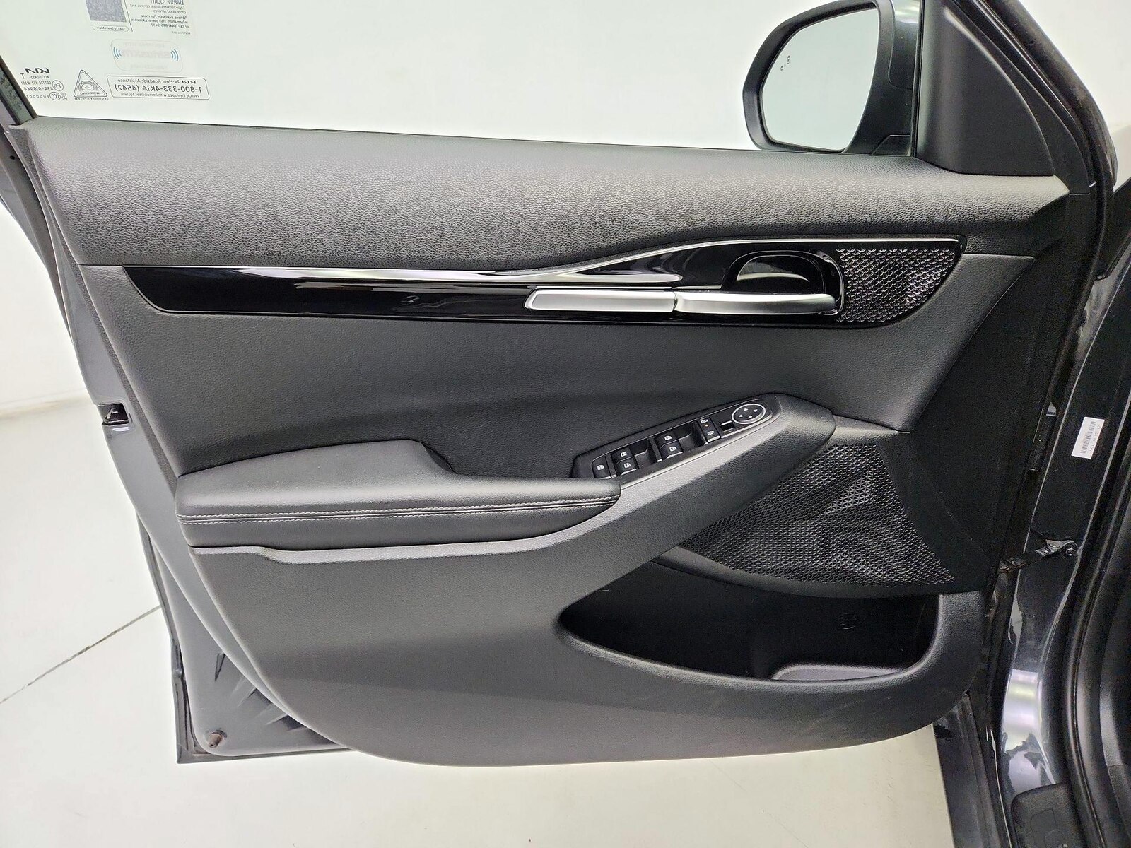 2025 Kia Seltos S - Photo 13
