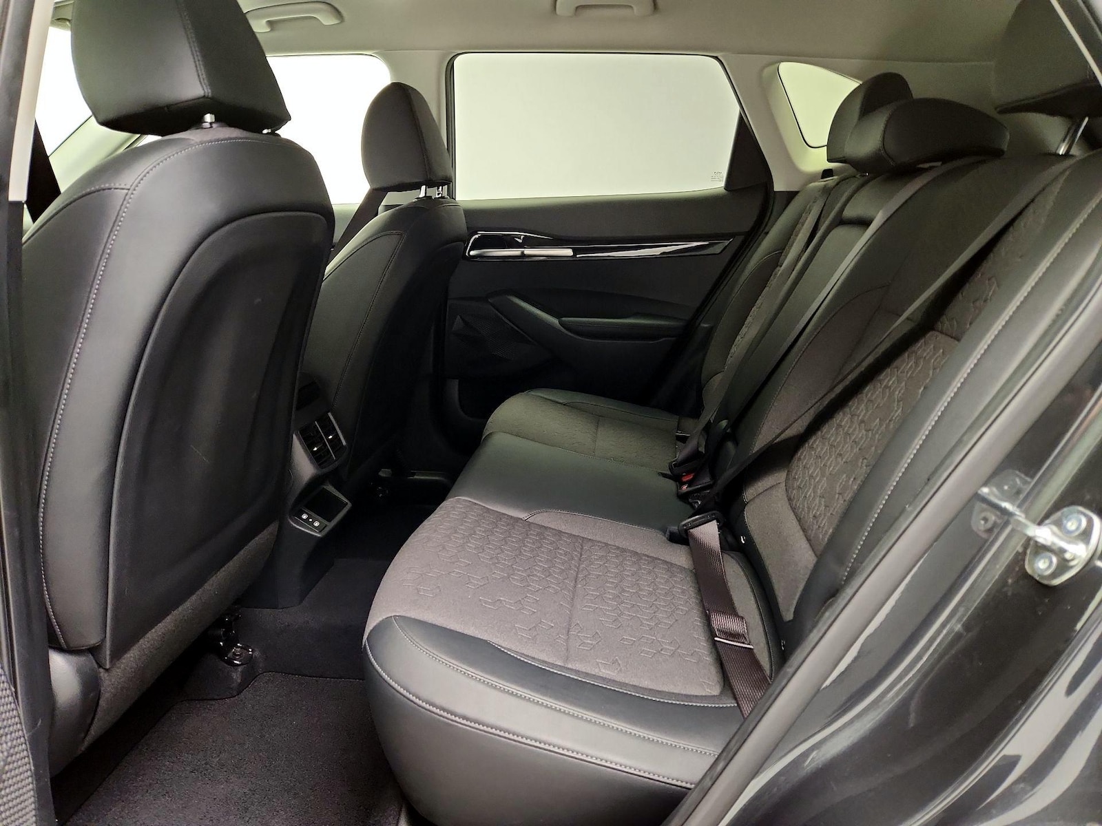 2025 Kia Seltos S - Photo 21
