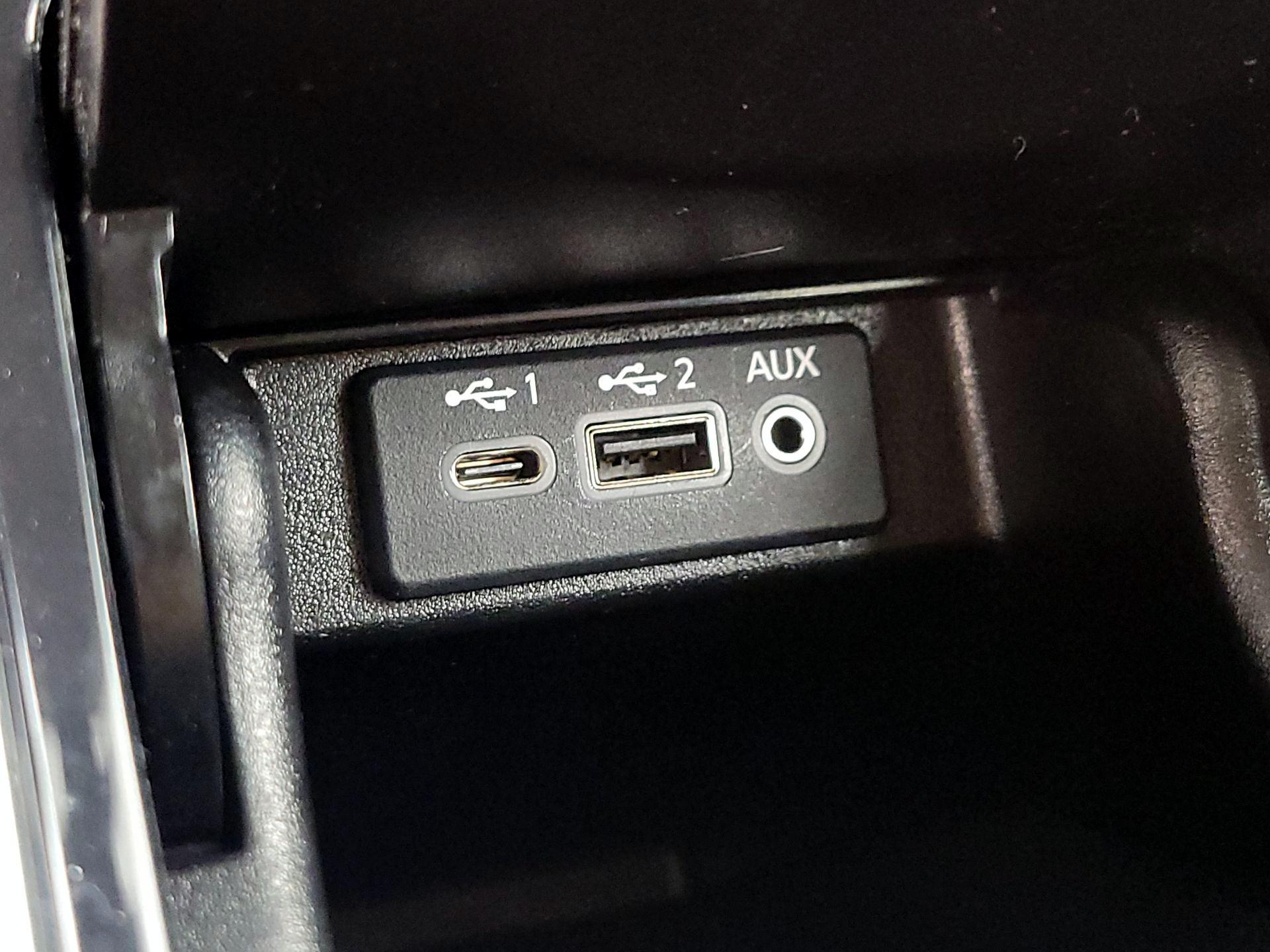 Thumbnail: 2020 Nissan Maxima - 18