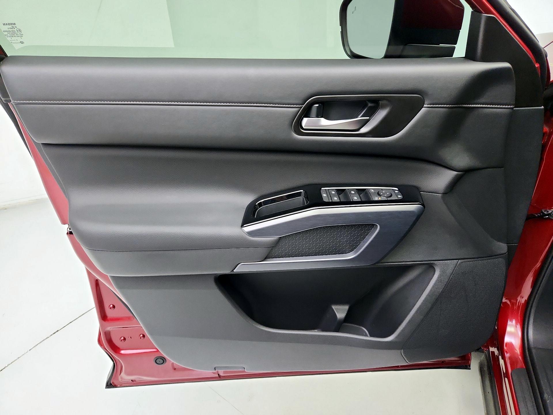 Thumbnail: 2025 Nissan Pathfinder - 12