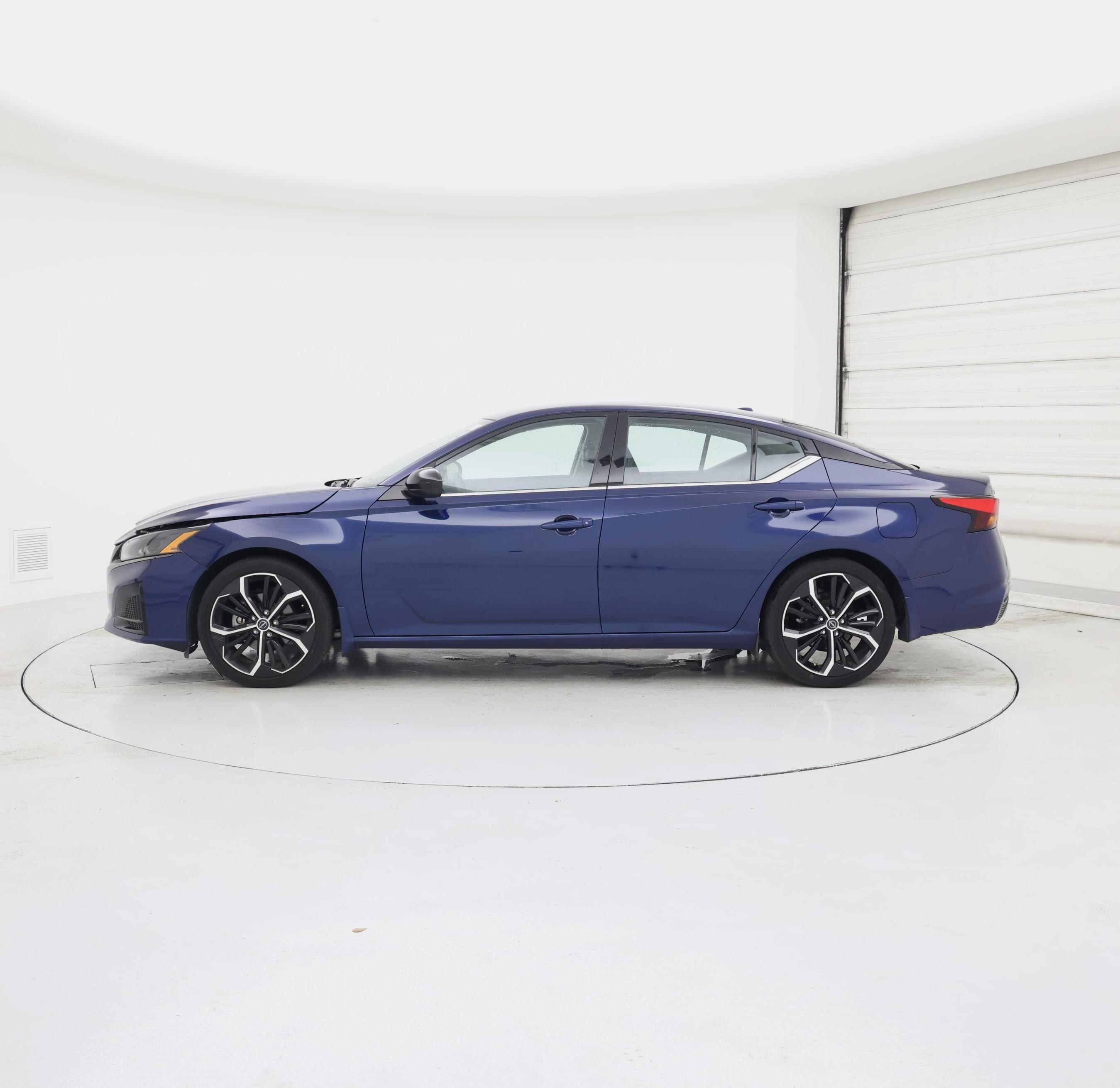 Thumbnail: 2023 Nissan Altima - 3