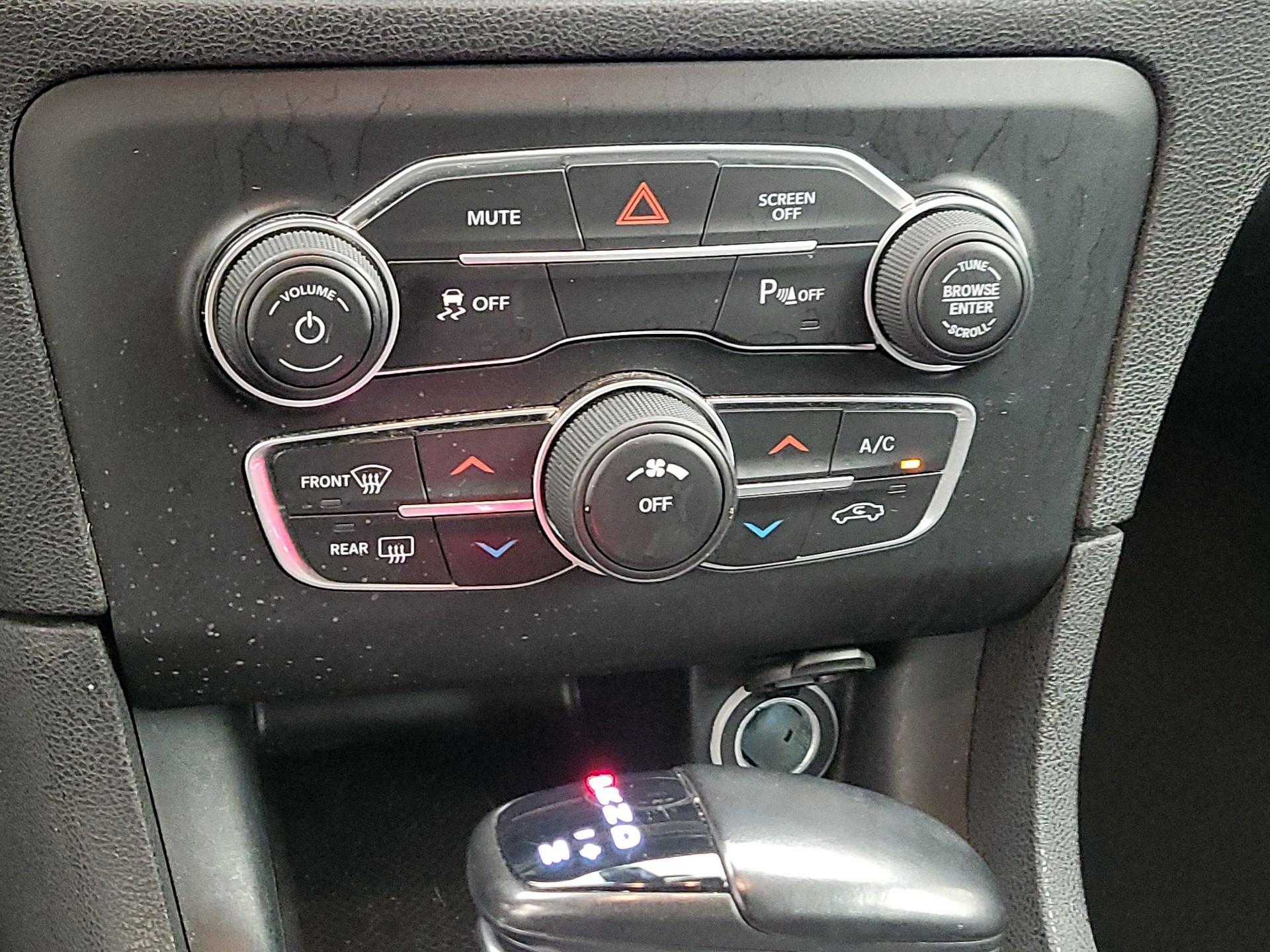 Thumbnail: 2022 Dodge Charger - 16