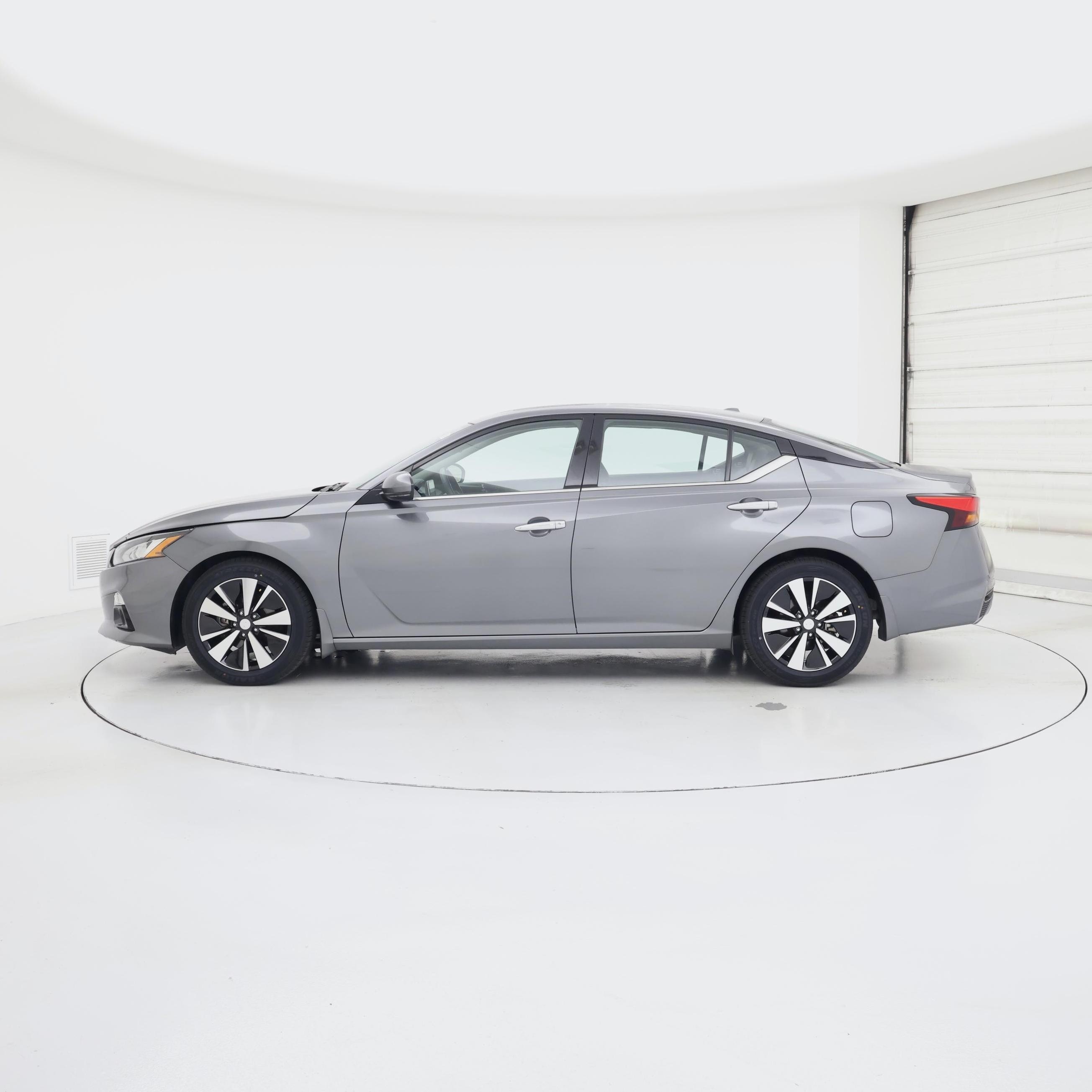 Thumbnail: 2021 Nissan Altima - 3