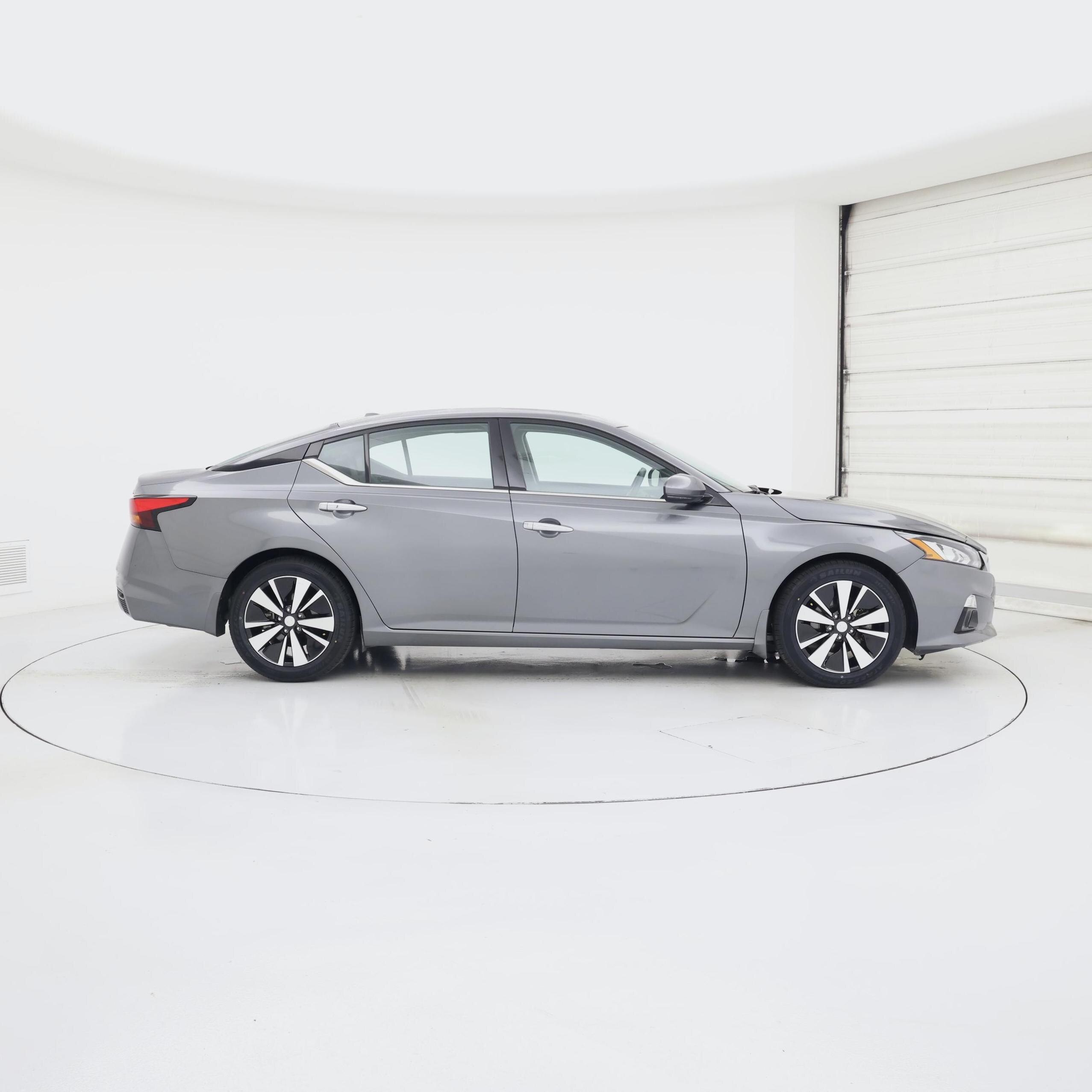 Thumbnail: 2021 Nissan Altima - 7