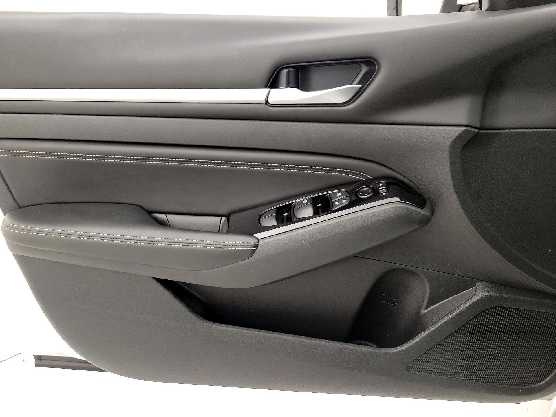 Thumbnail: 2021 Nissan Altima - 12