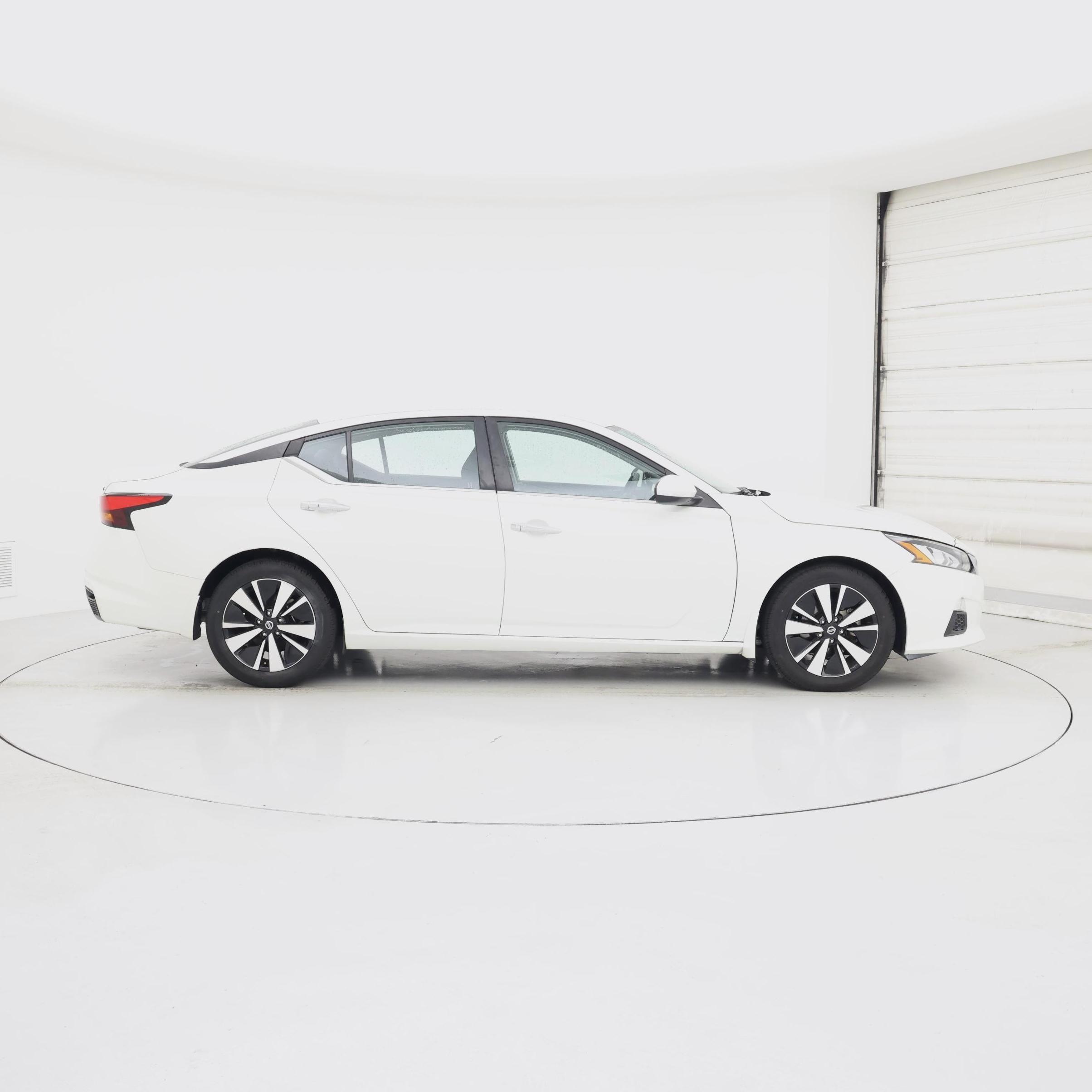 Thumbnail: 2021 Nissan Altima - 7