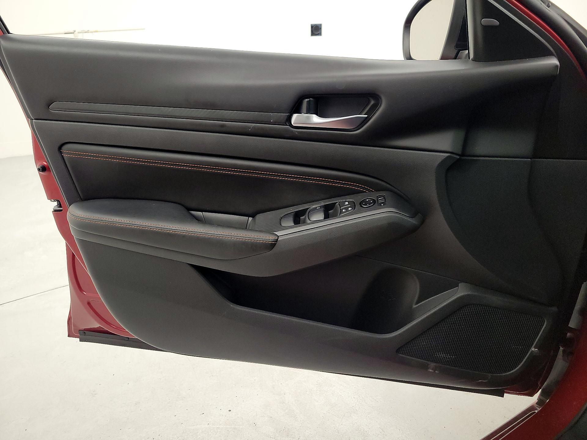 Thumbnail: 2021 Nissan Altima - 12