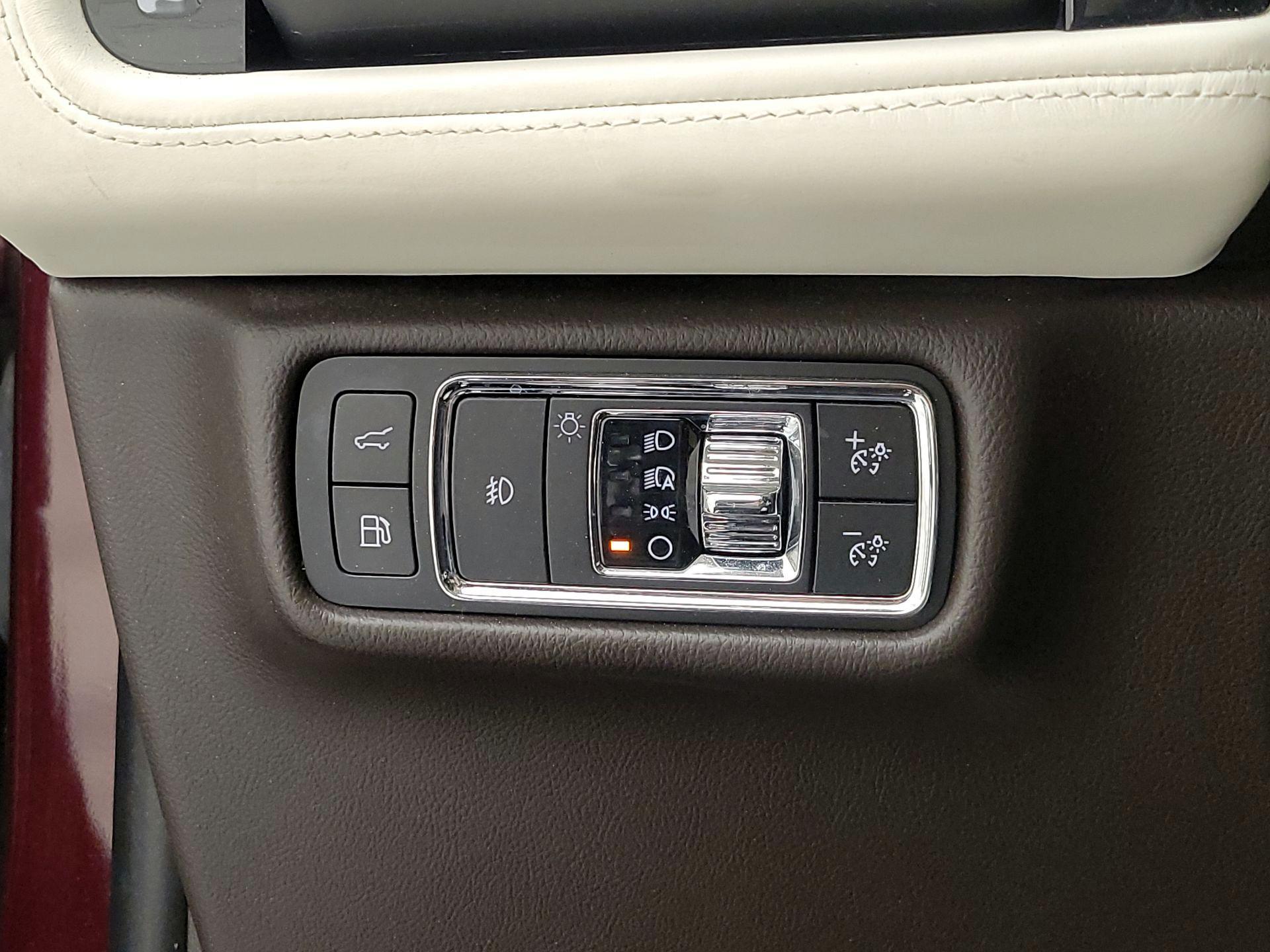 Thumbnail: 2020 Lincoln Aviator - 13