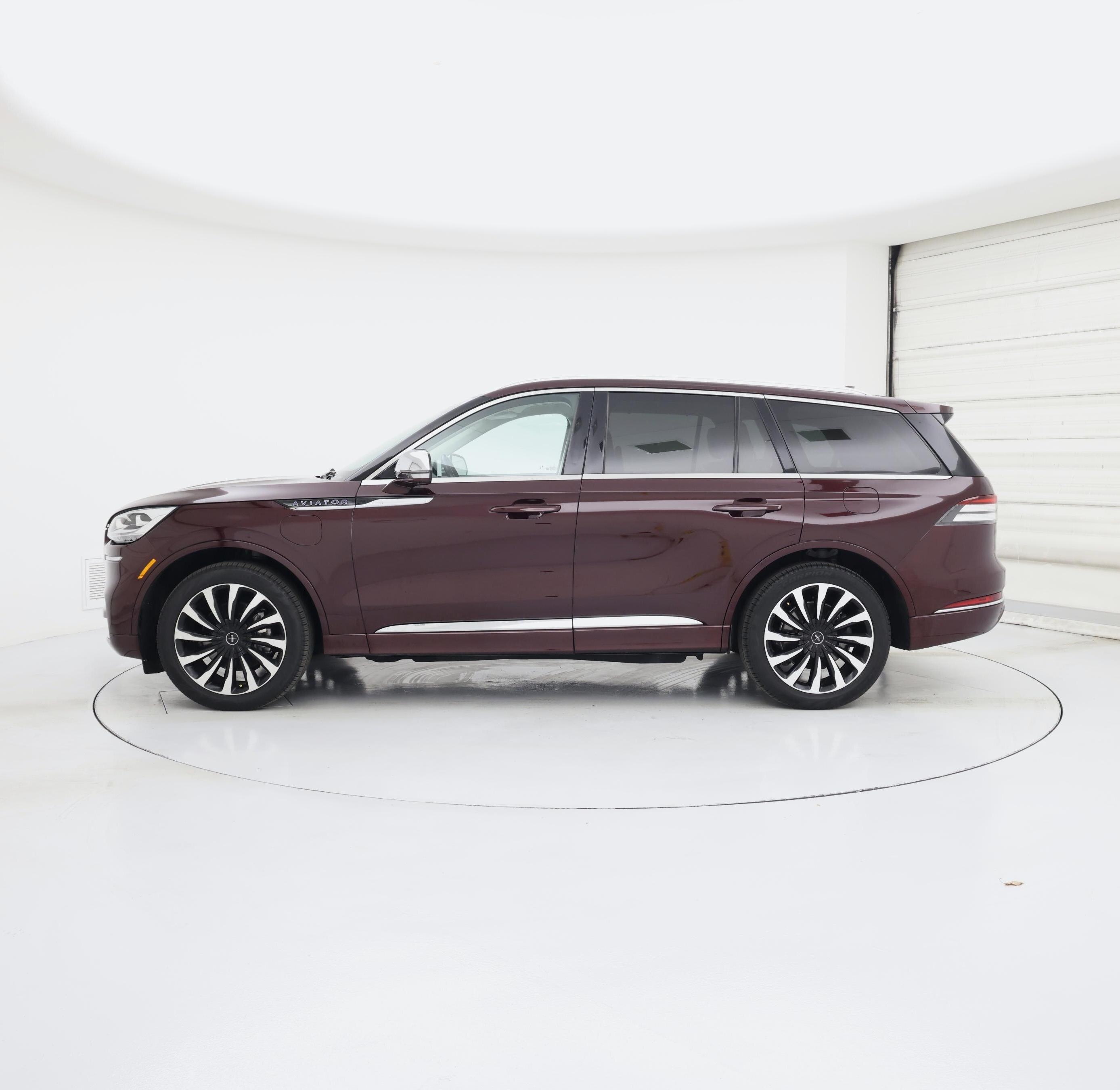 Thumbnail: 2020 Lincoln Aviator - 3