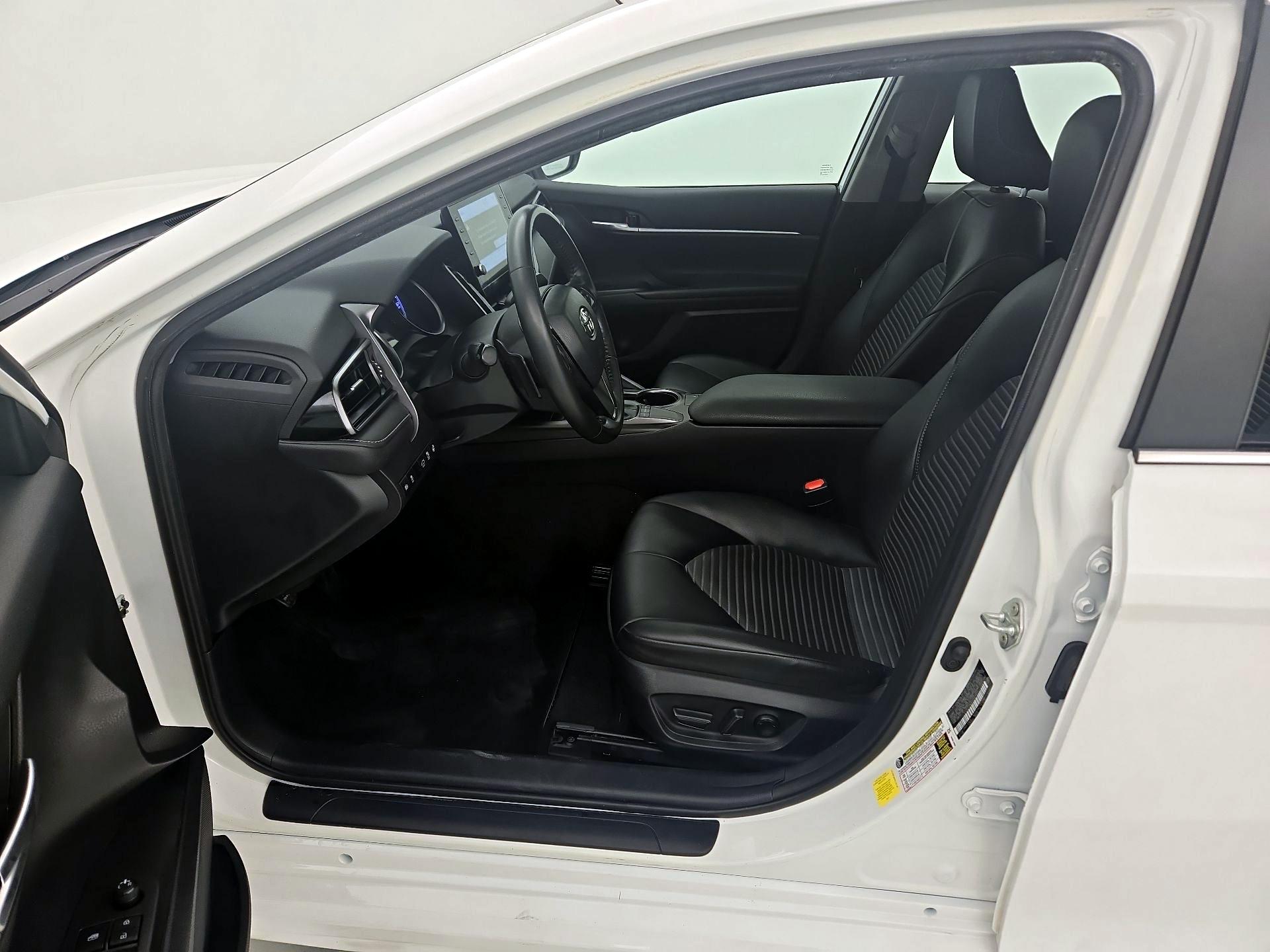 Thumbnail: 2023 Toyota Camry - 11