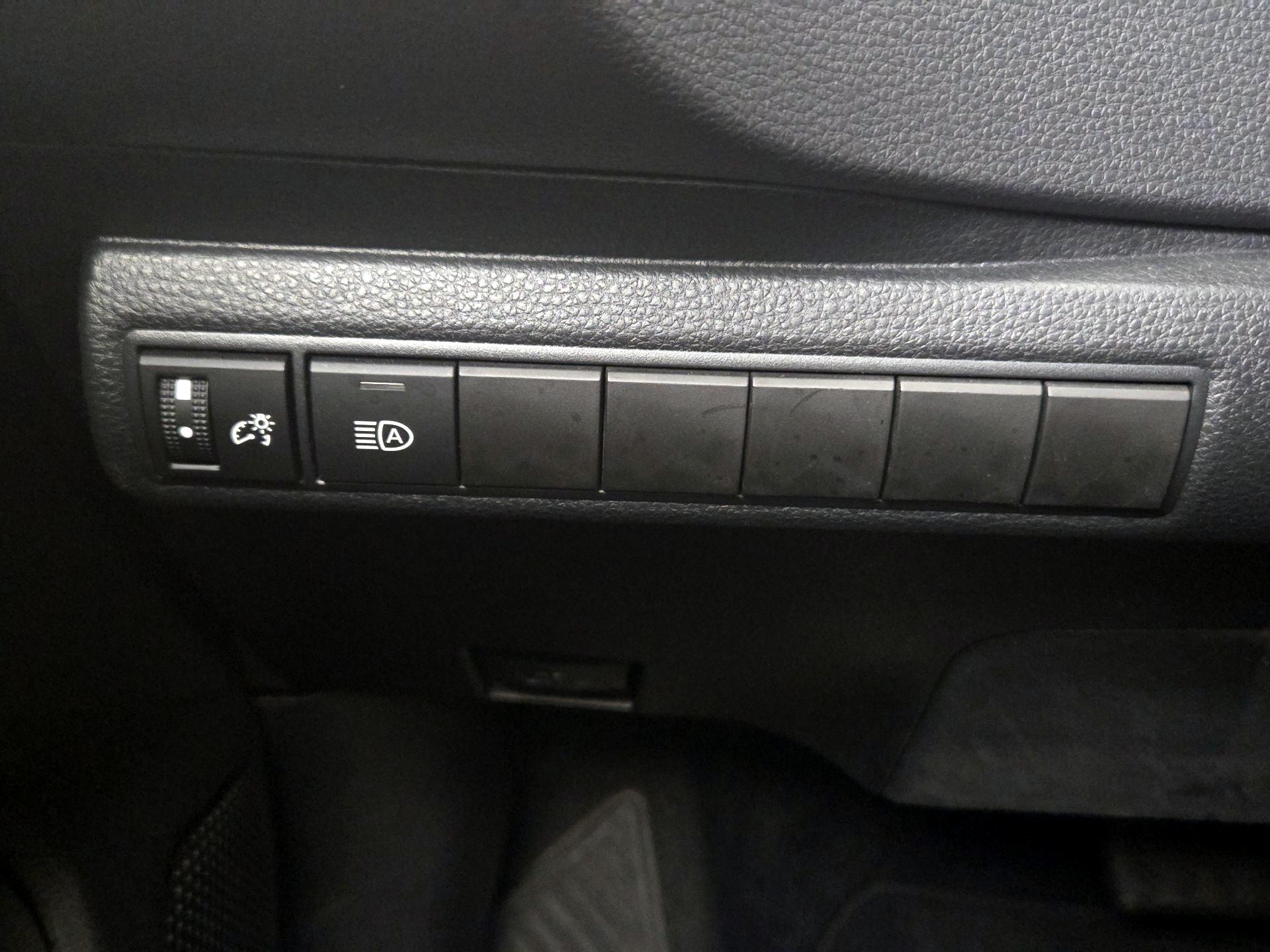 Thumbnail: 2023 Toyota Corolla - 13