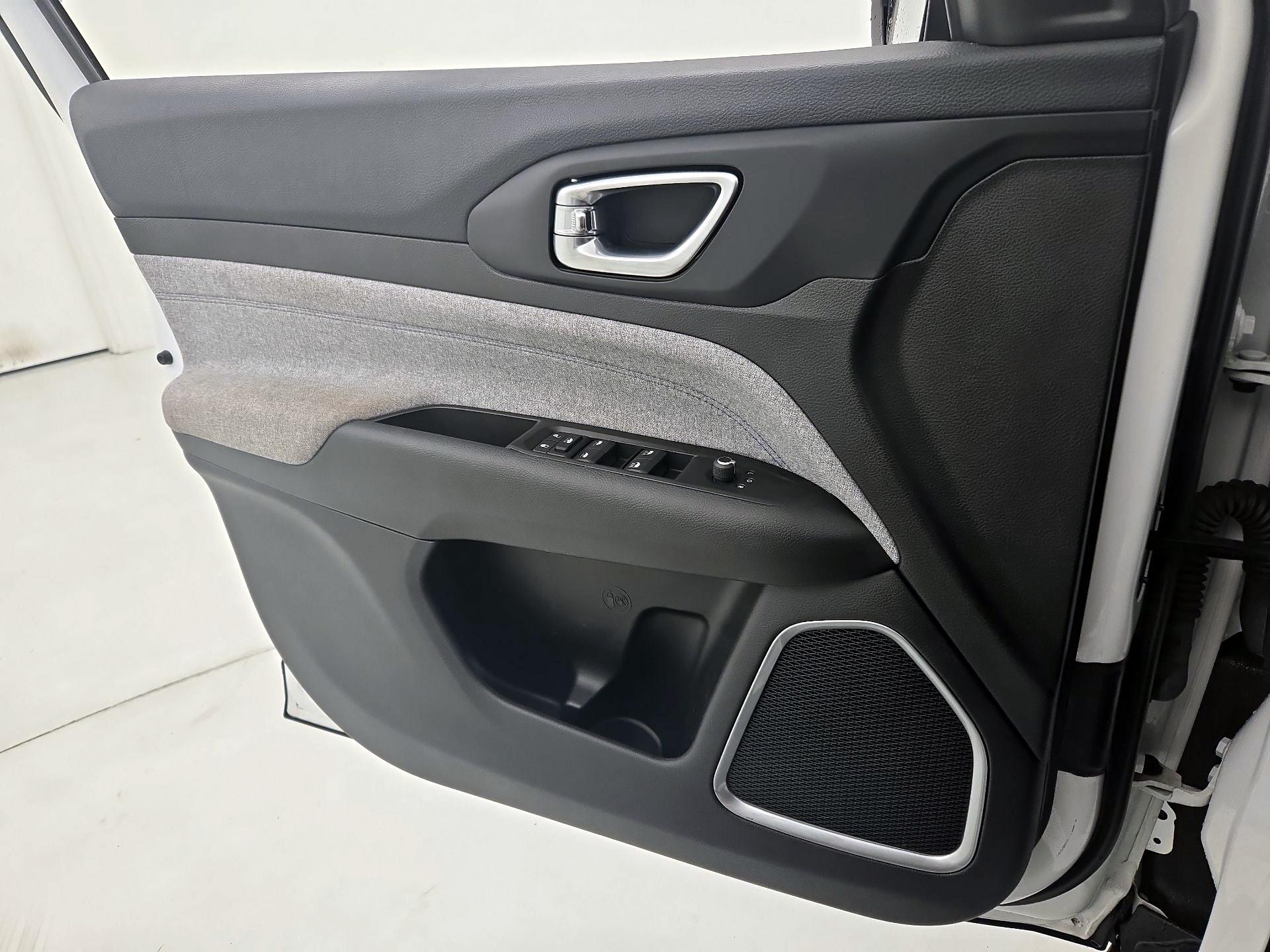 Thumbnail: 2022 Jeep Compass - 12