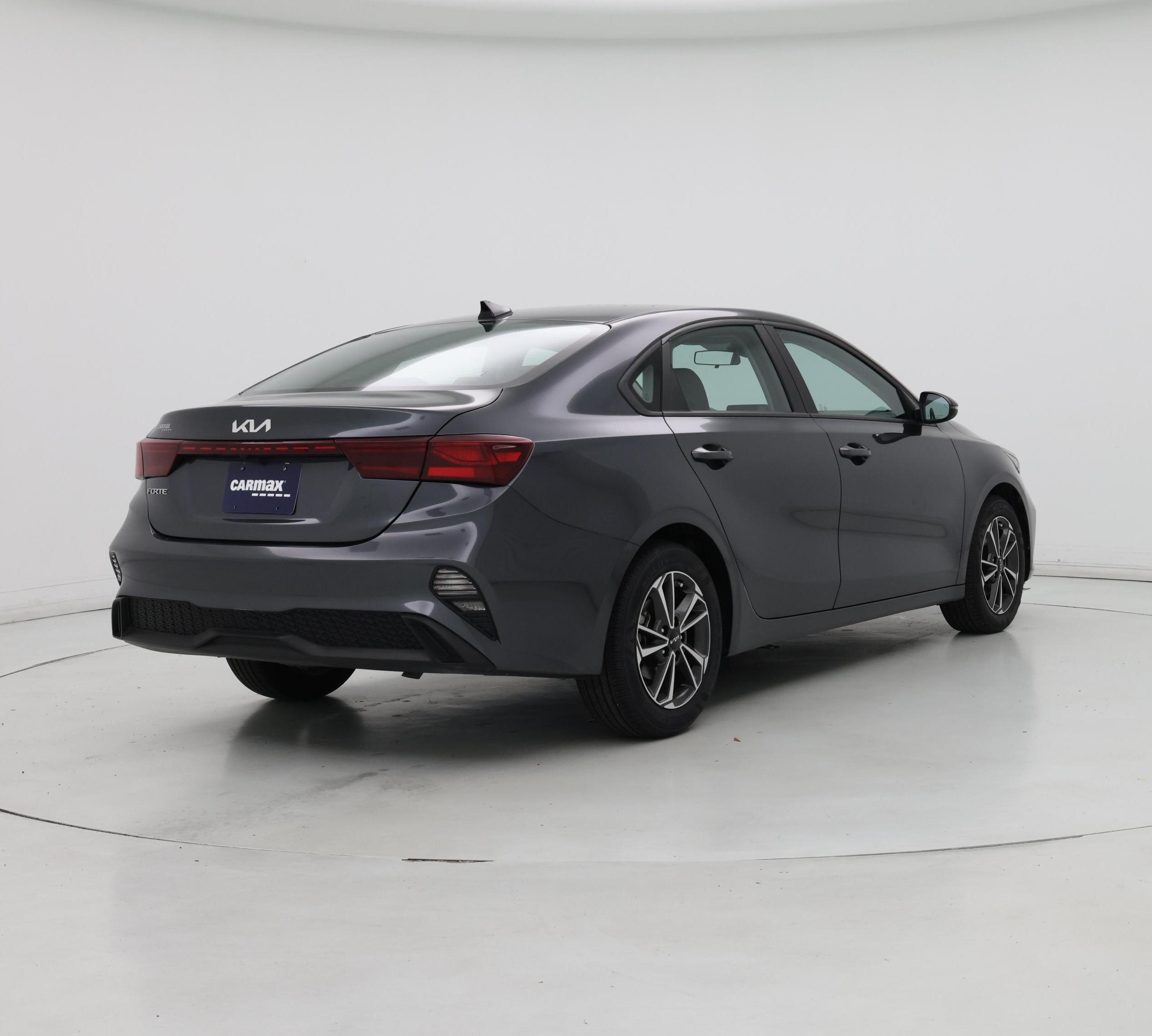 Thumbnail: 2023 Kia Forte - 8