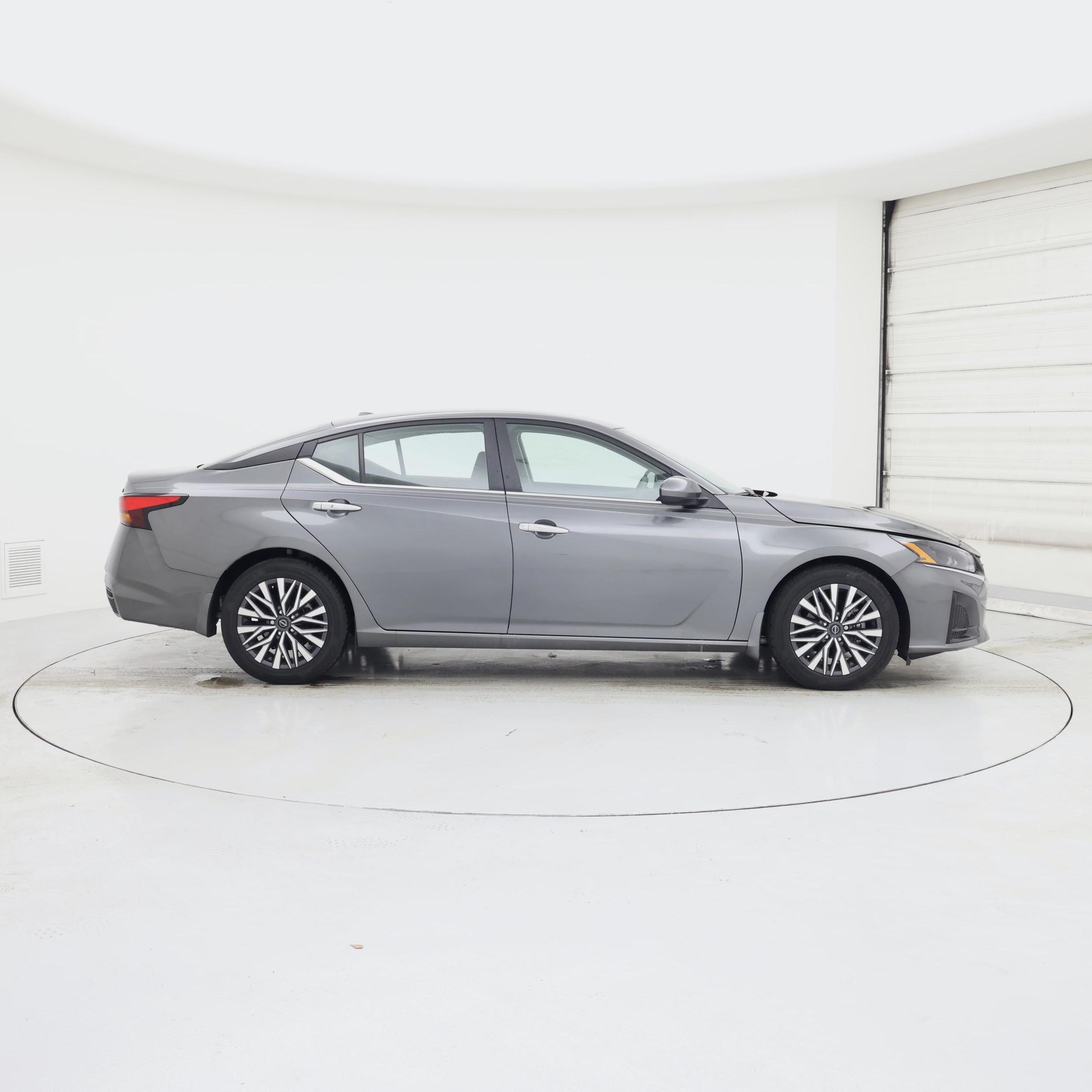 Thumbnail: 2023 Nissan Altima - 7