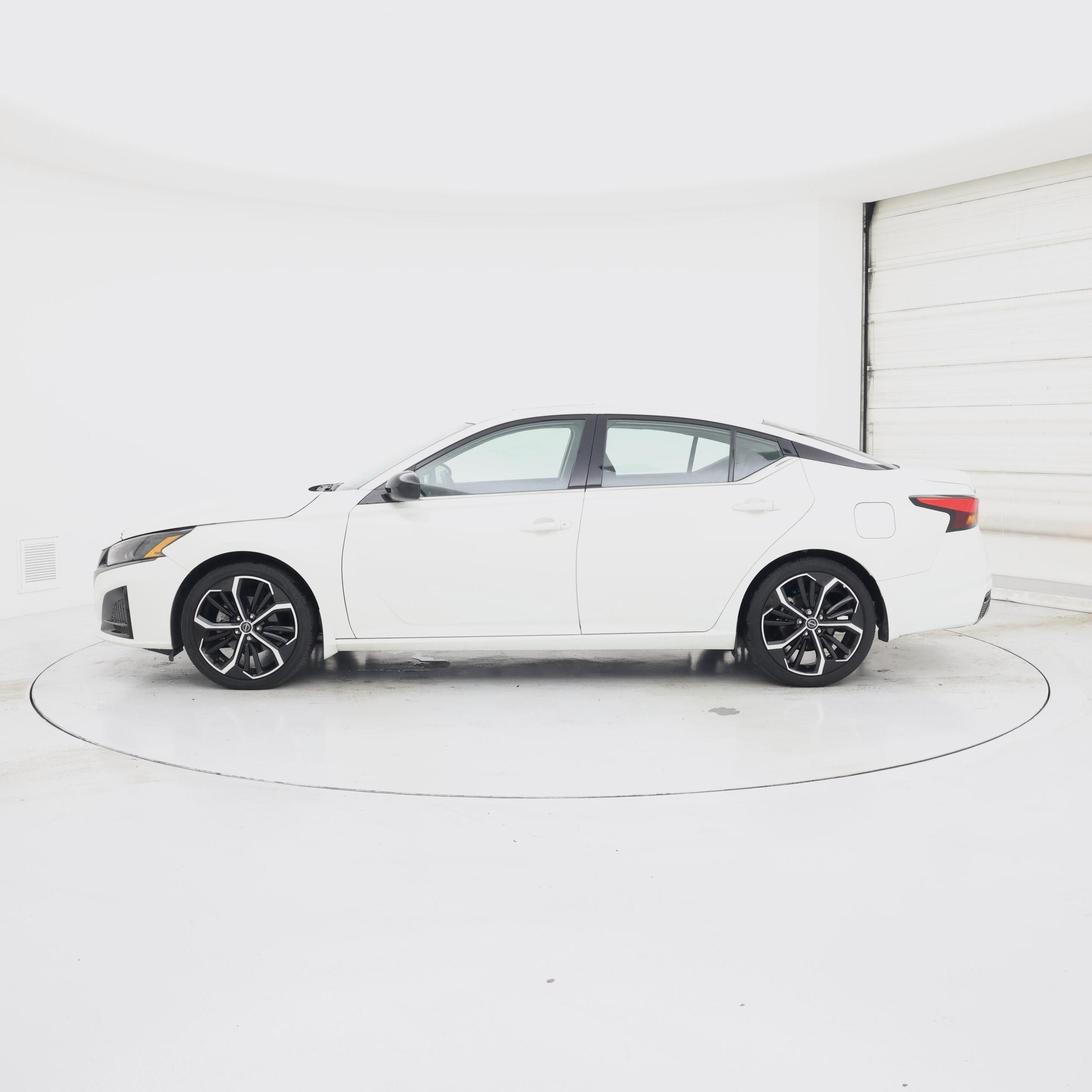 Thumbnail: 2023 Nissan Altima - 3