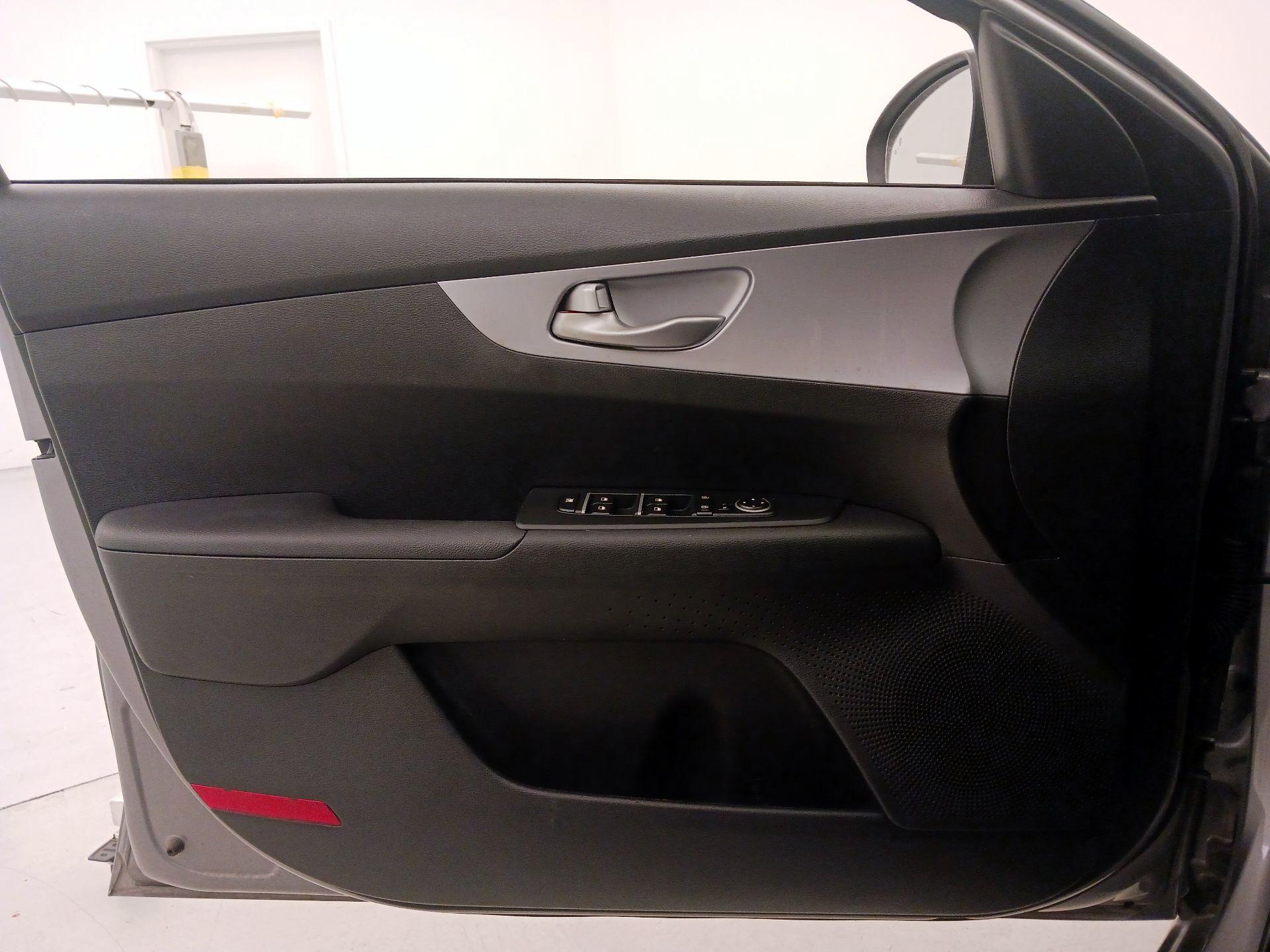Thumbnail: 2023 Kia Forte - 12