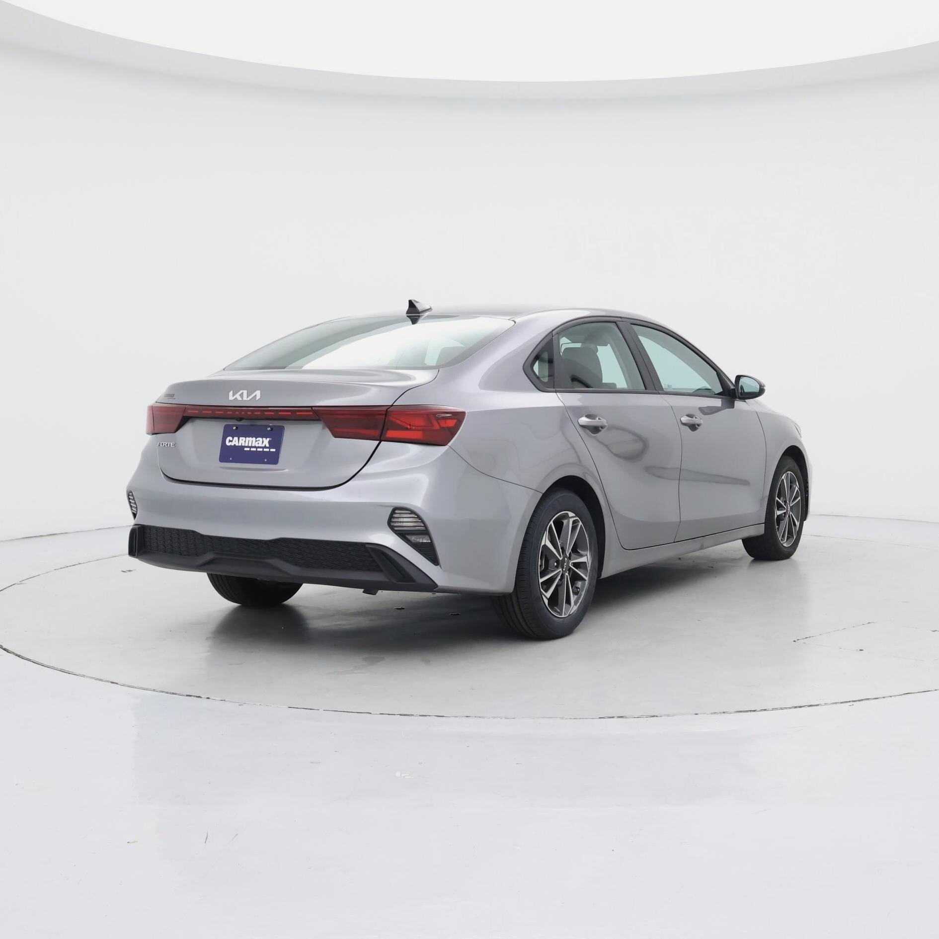 Thumbnail: 2023 Kia Forte - 8
