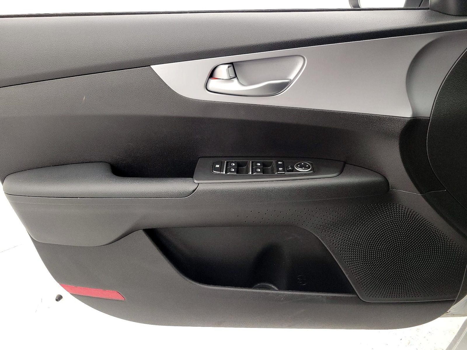 2023 Kia Forte LXS - Photo 13