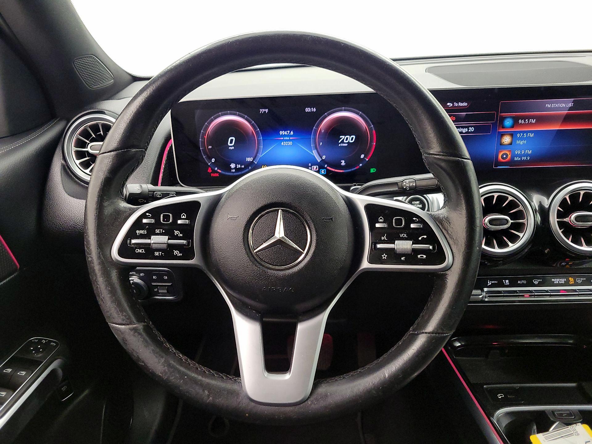 Thumbnail: 2021 Mercedes-Benz GLB - 10