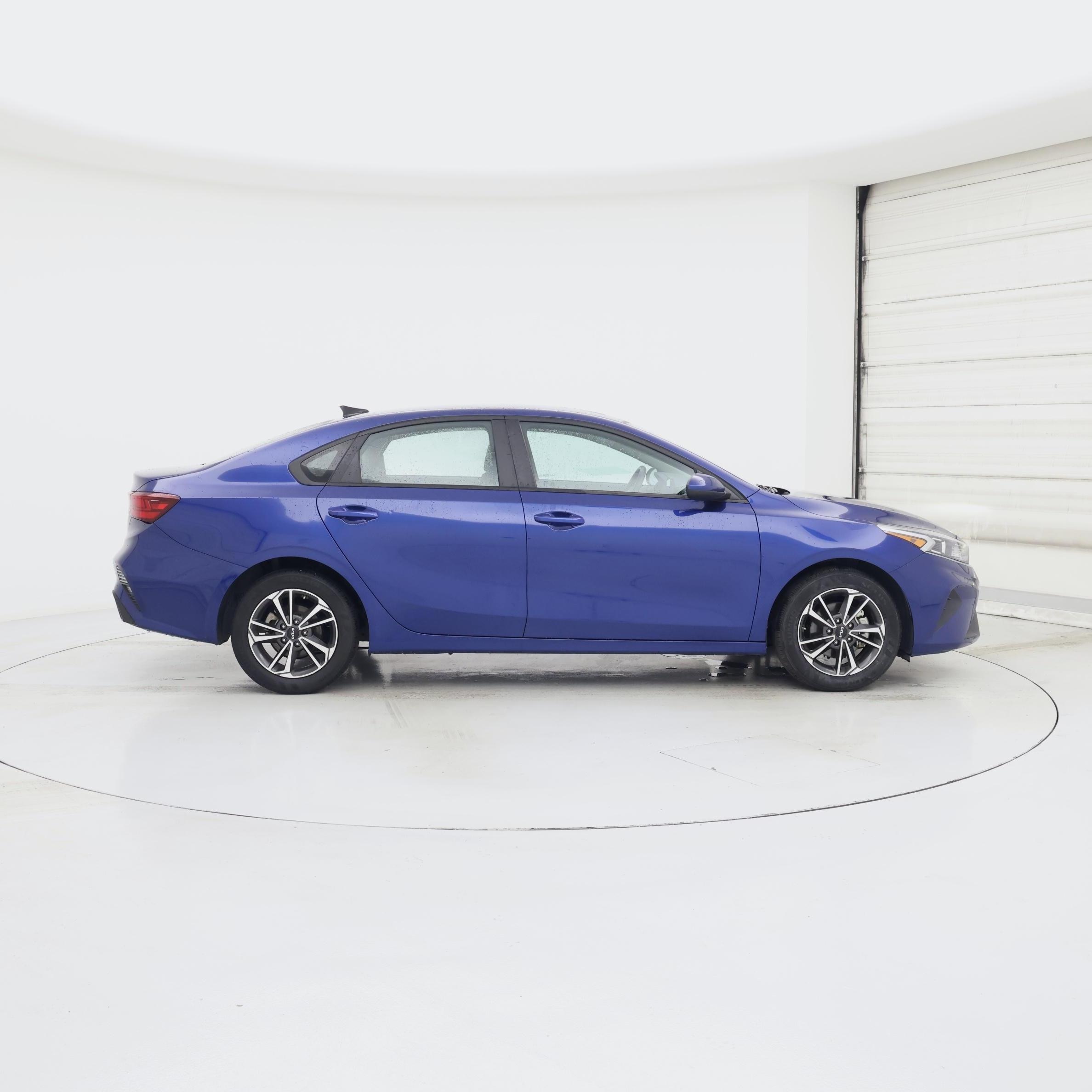 Thumbnail: 2023 Kia Forte - 7