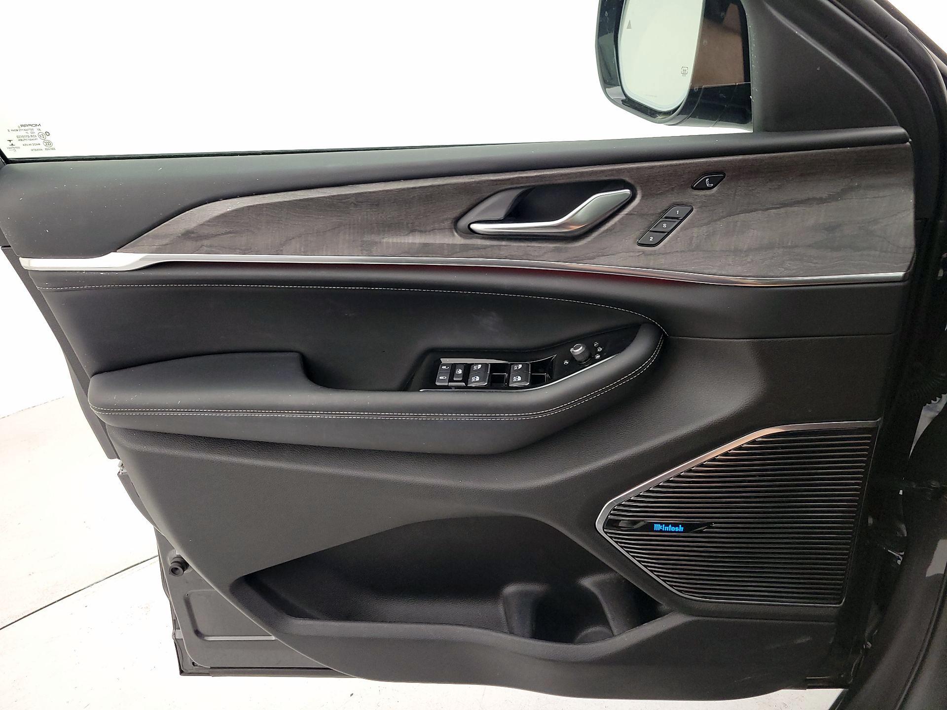 Thumbnail: 2021 Jeep Grand Cherokee L - 12