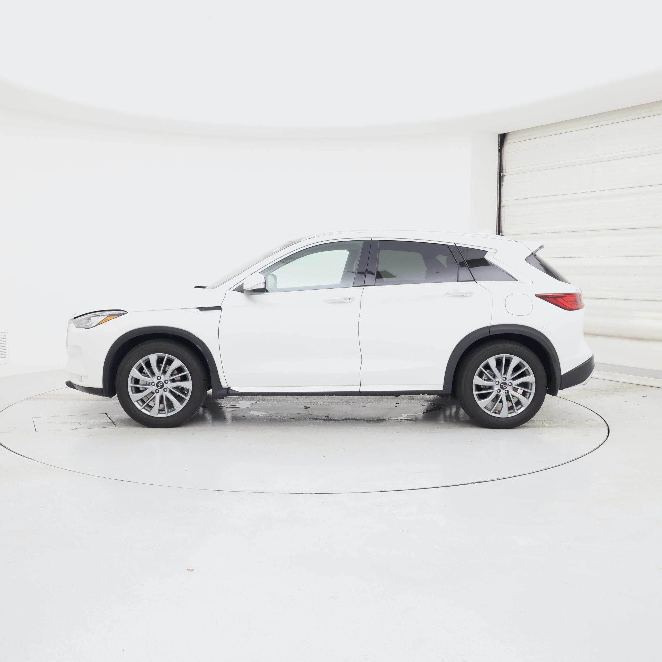 Thumbnail: 2023 INFINITI QX50 - 3