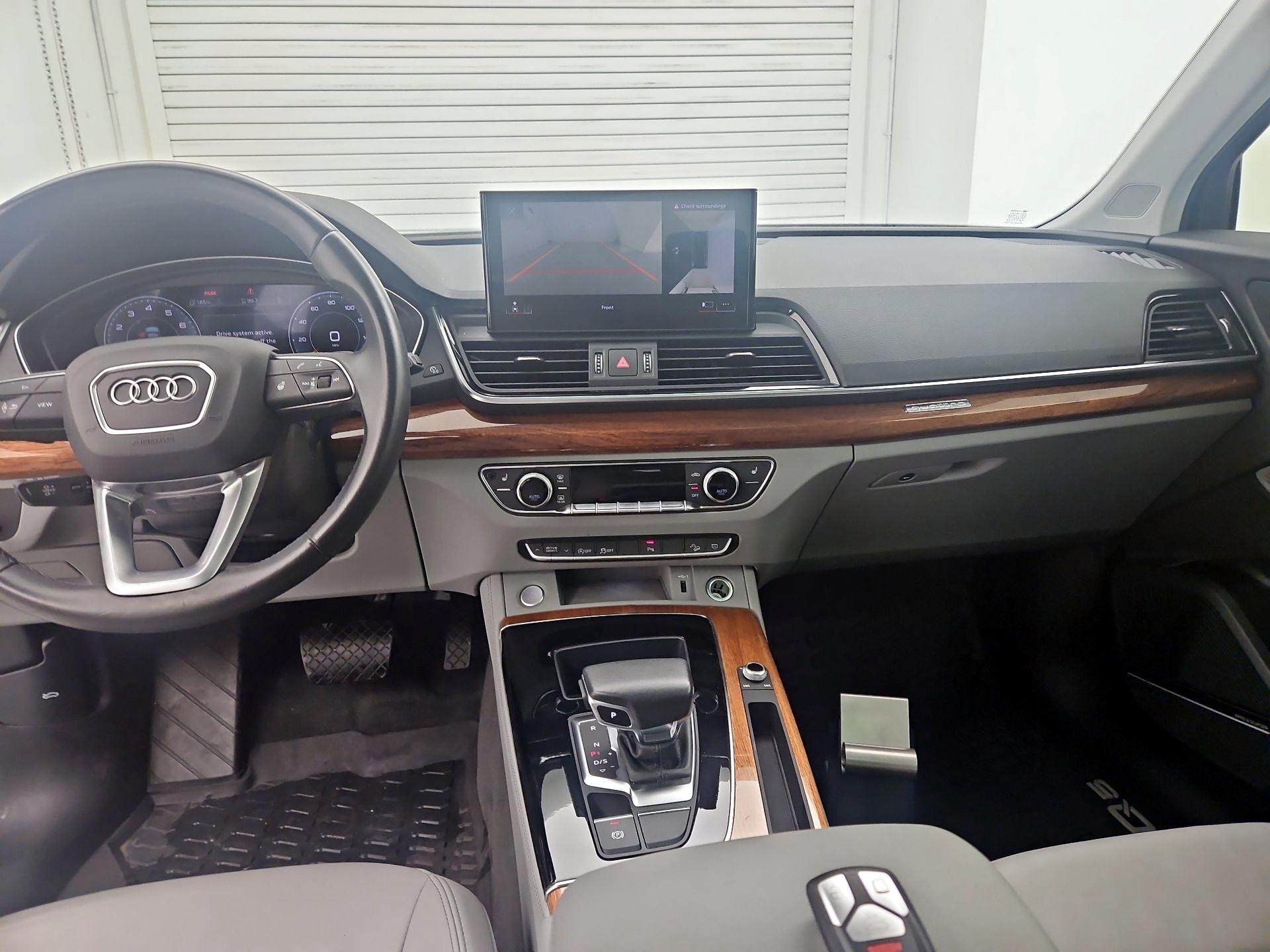 Thumbnail: 2023 Audi Q5 - 9