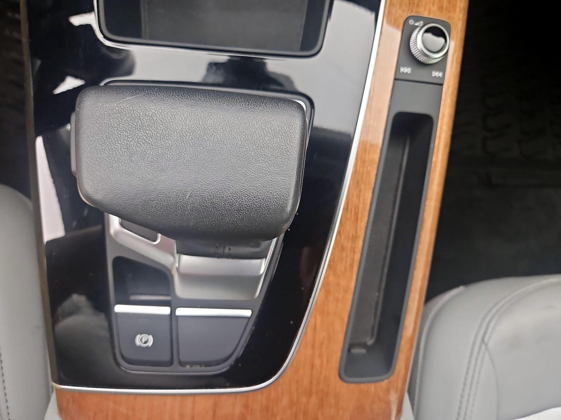 Thumbnail: 2023 Audi Q5 - 17