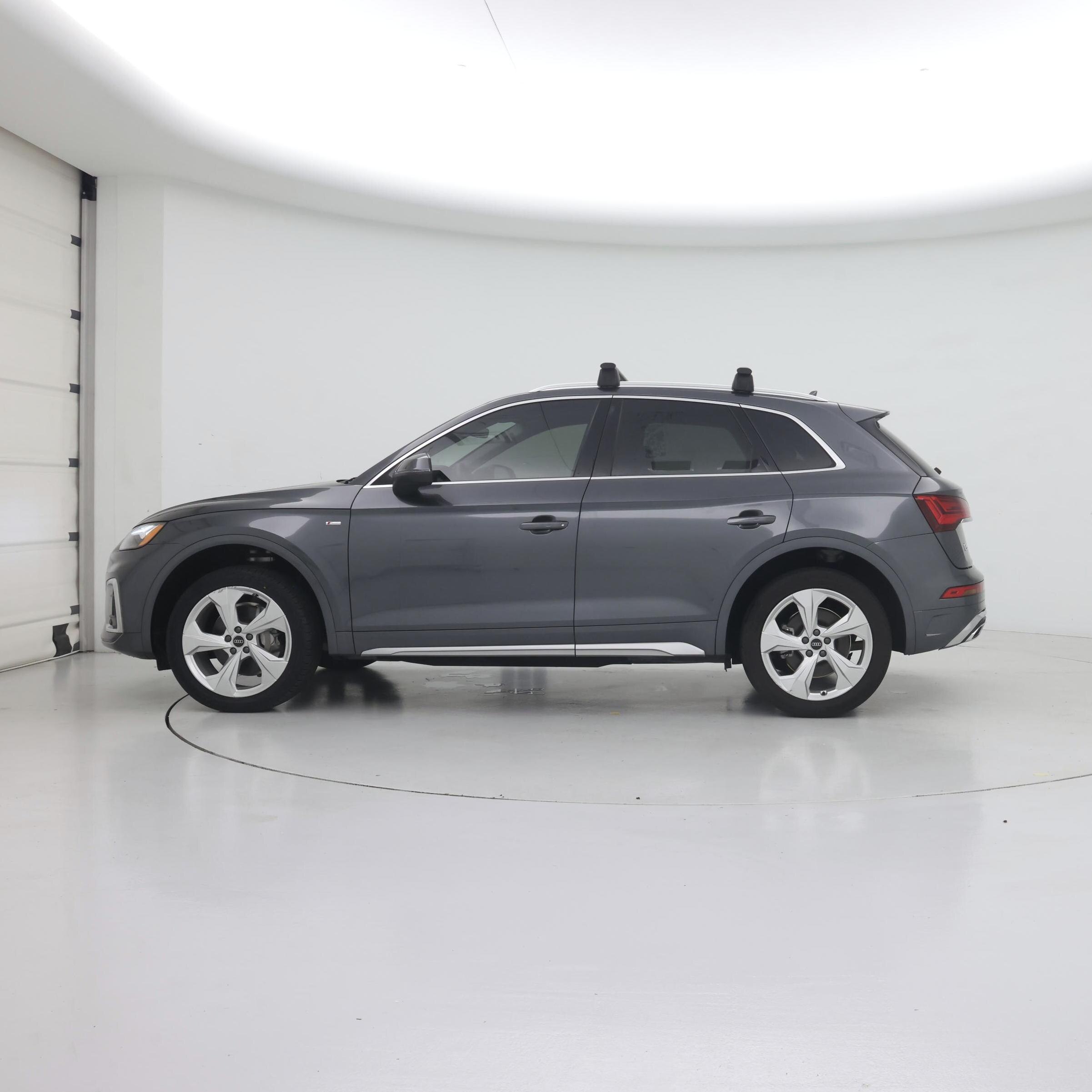 Thumbnail: 2023 Audi Q5 - 3