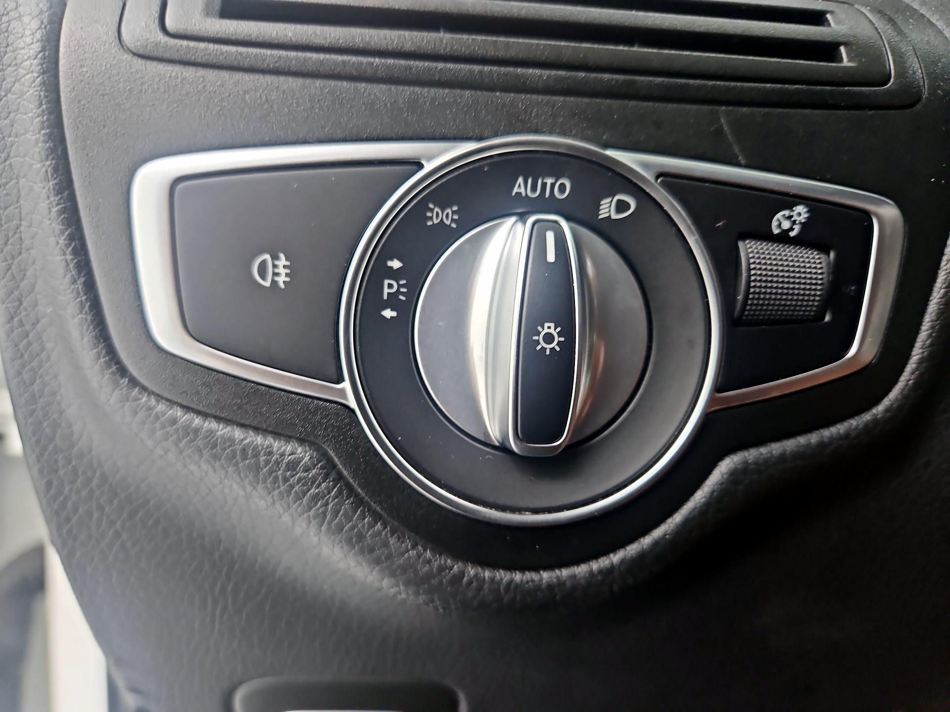 Thumbnail: 2020 Mercedes-Benz GLC - 13