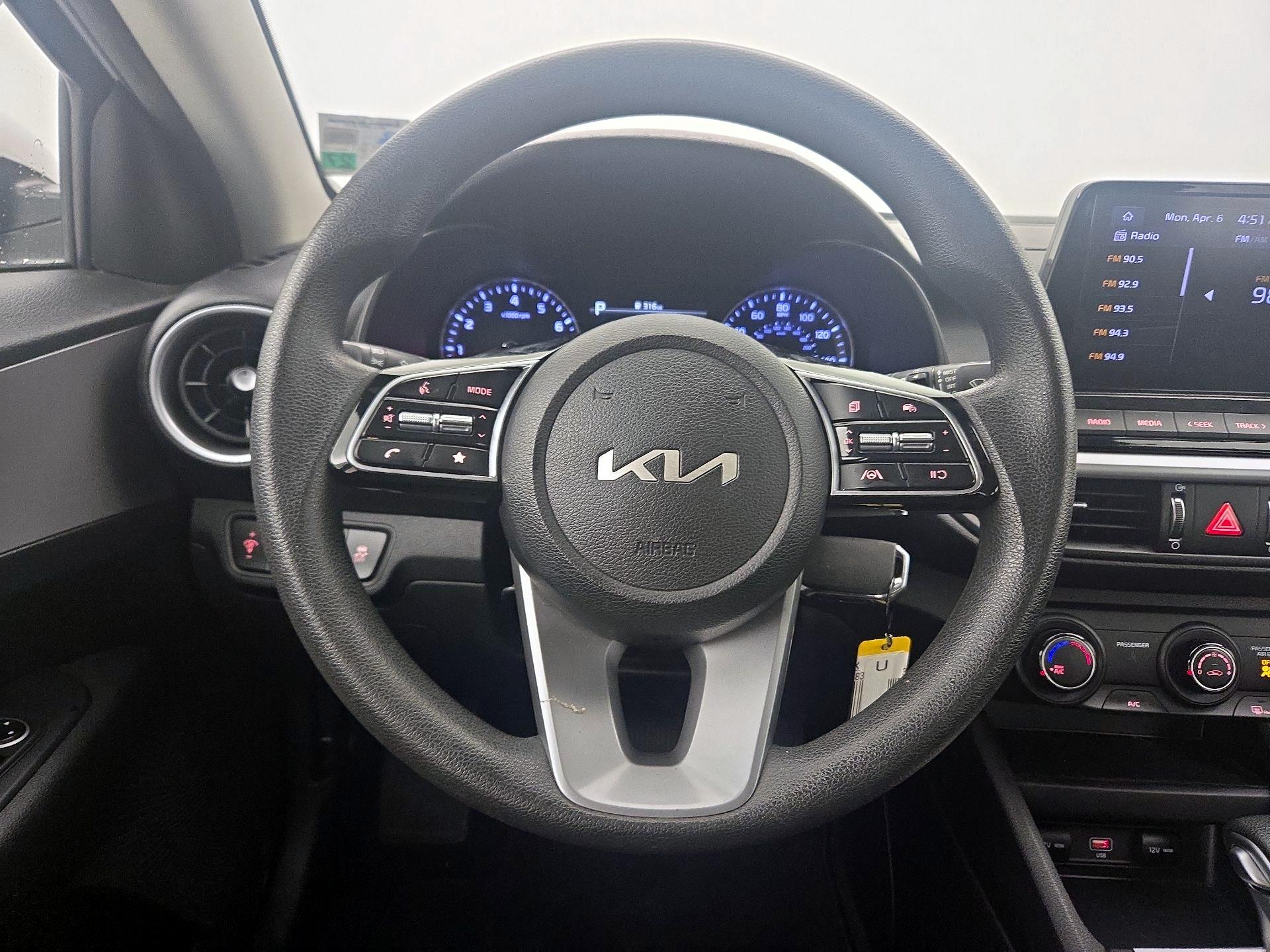Thumbnail: 2023 Kia Forte - 10