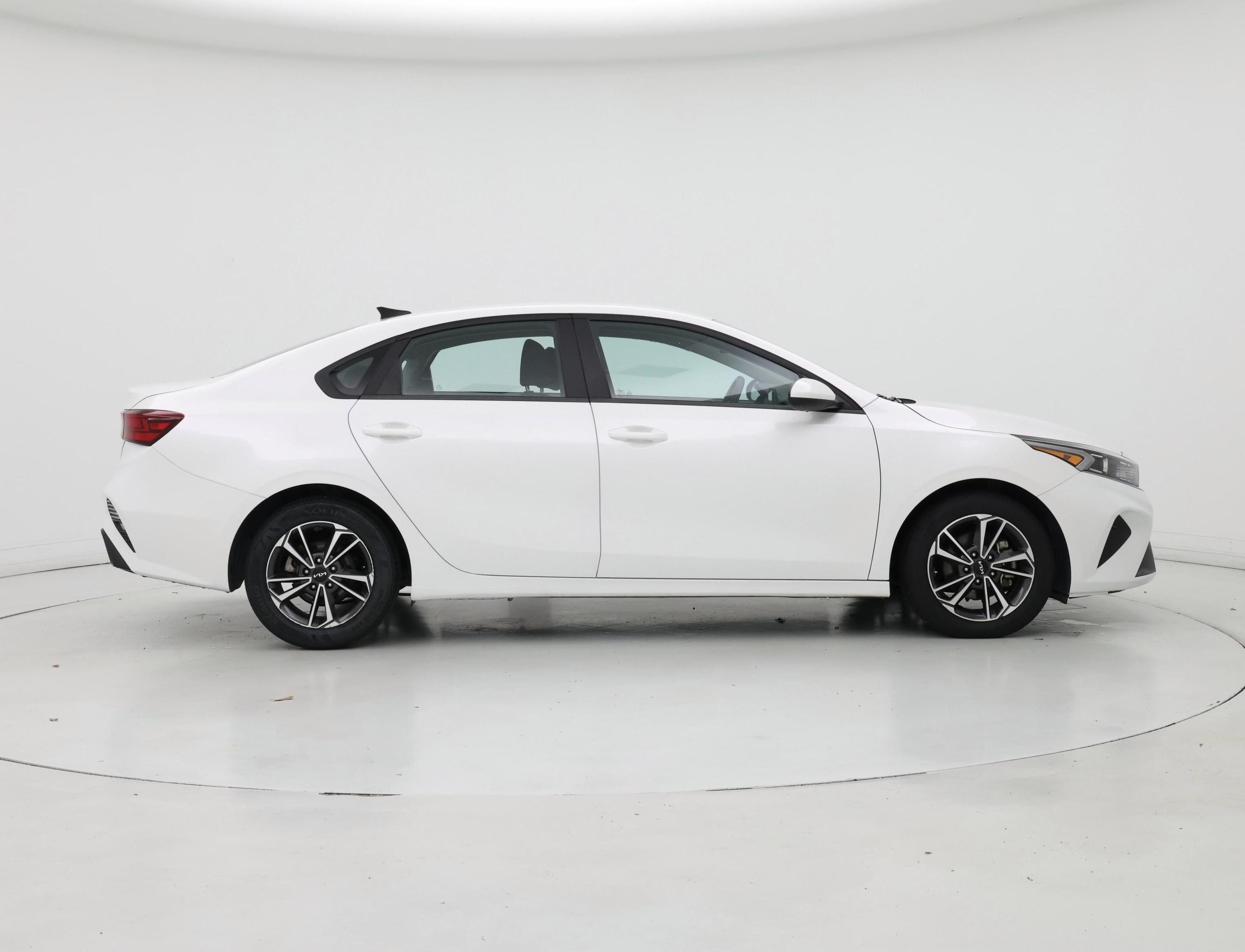Thumbnail: 2023 Kia Forte - 7