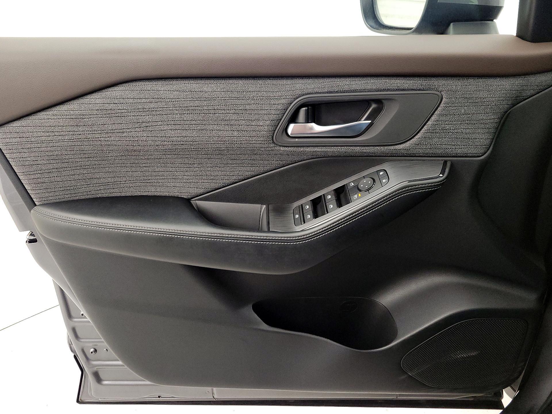 Thumbnail: 2023 Nissan Rogue - 12