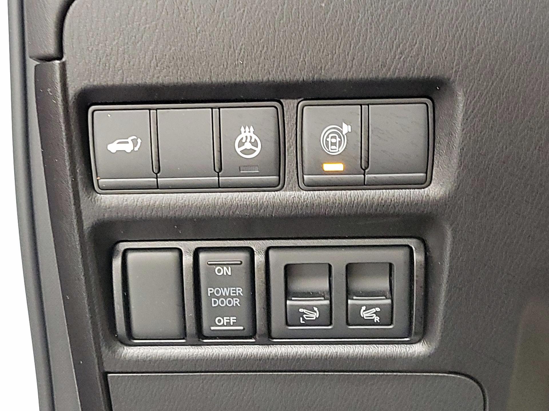 Thumbnail: 2023 INFINITI QX80 - 13