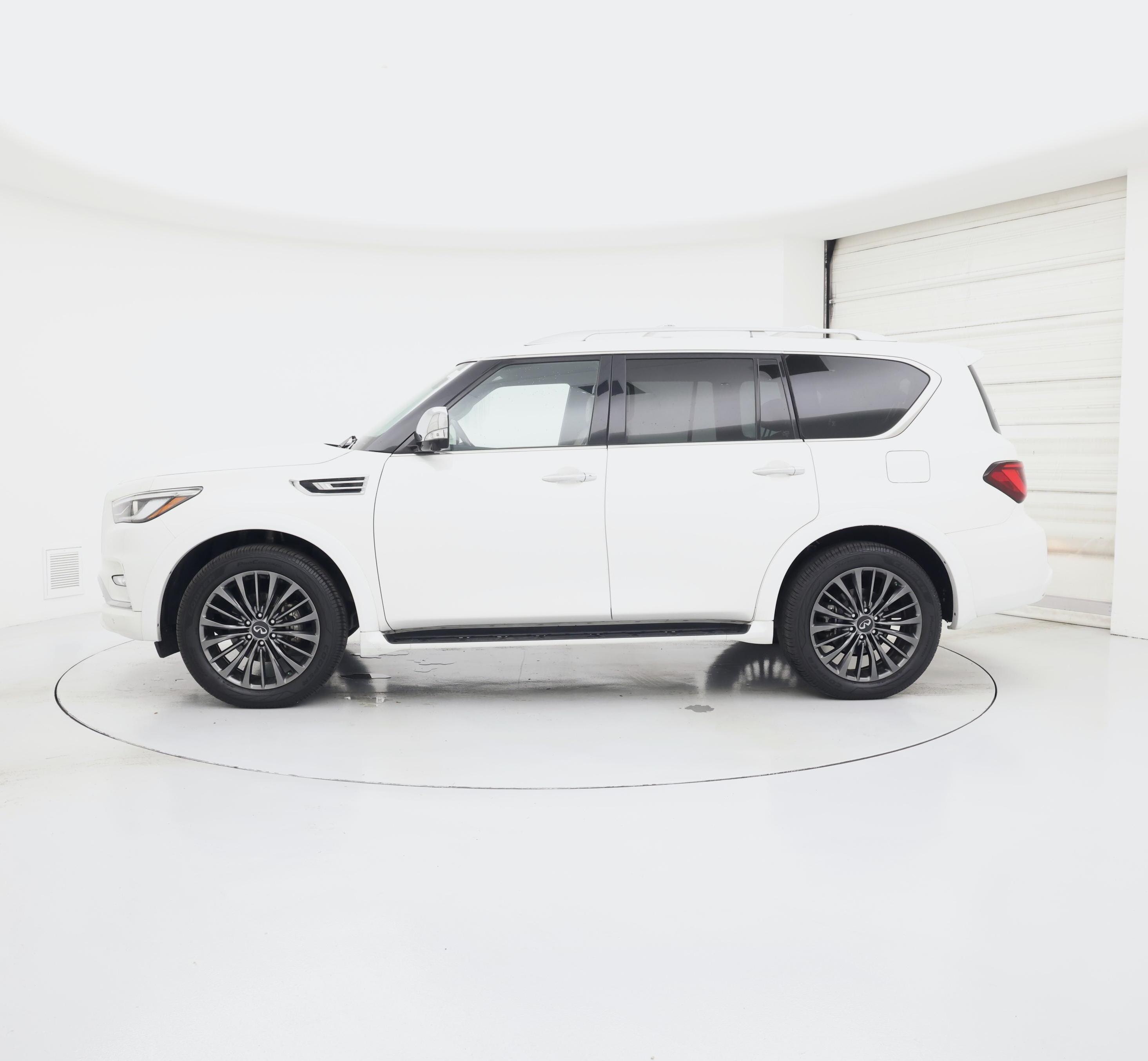 Thumbnail: 2023 INFINITI QX80 - 3