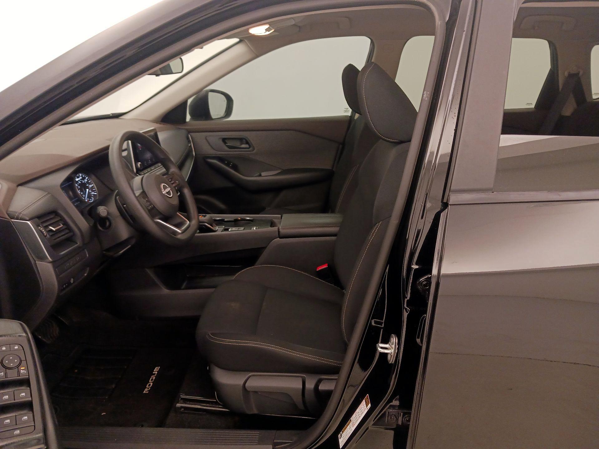 Thumbnail: 2023 Nissan Rogue - 11