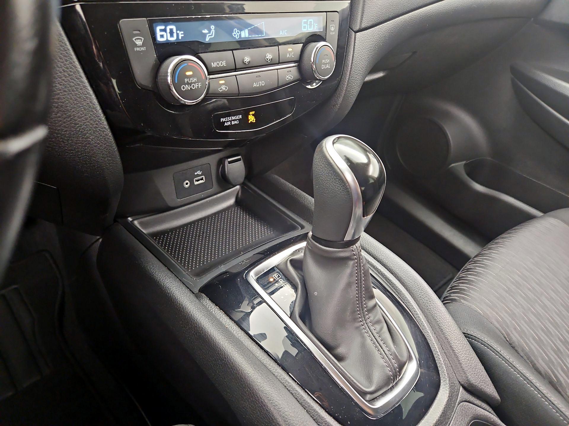Thumbnail: 2020 Nissan Rogue - 17