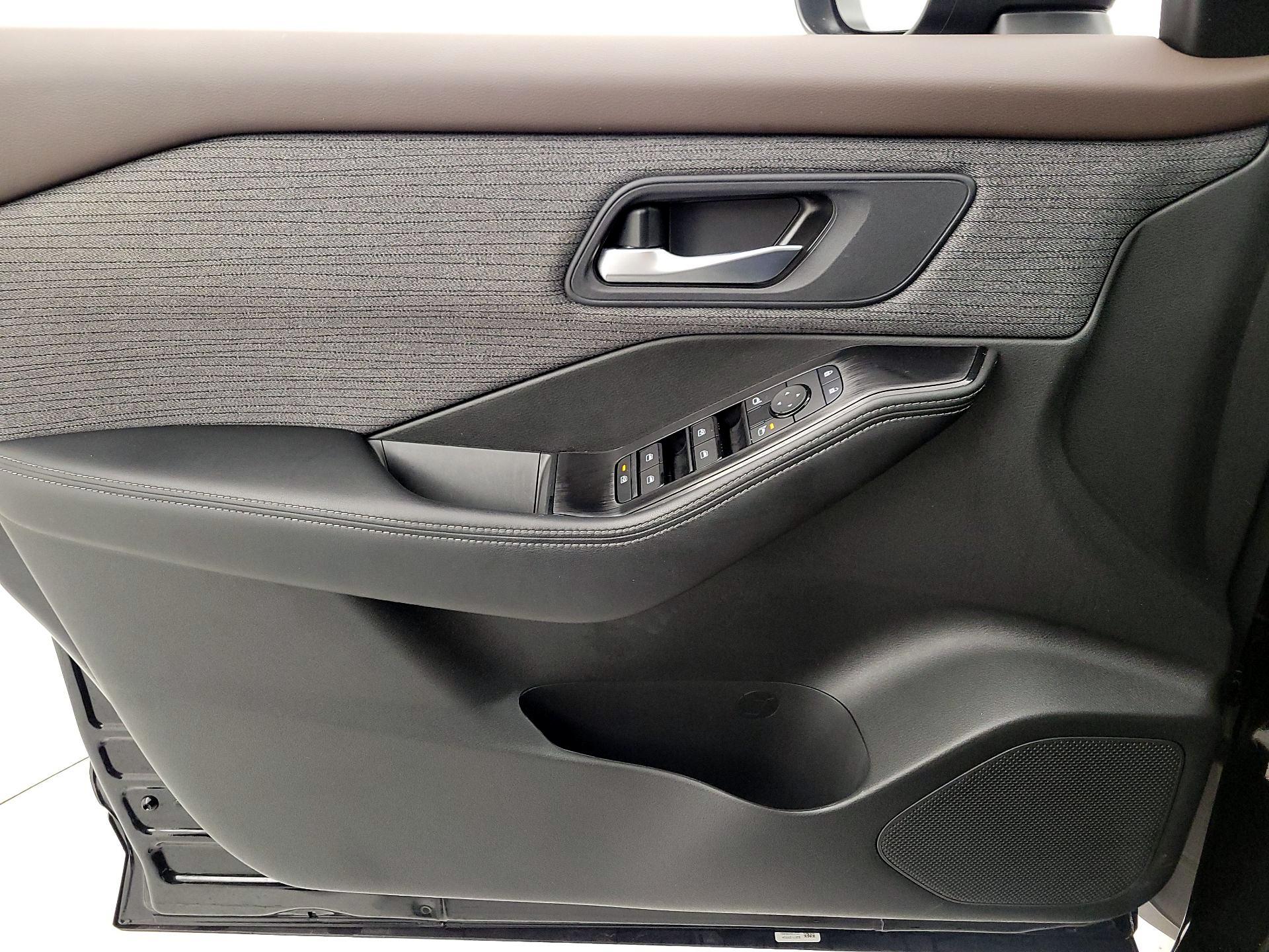 Thumbnail: 2023 Nissan Rogue - 12