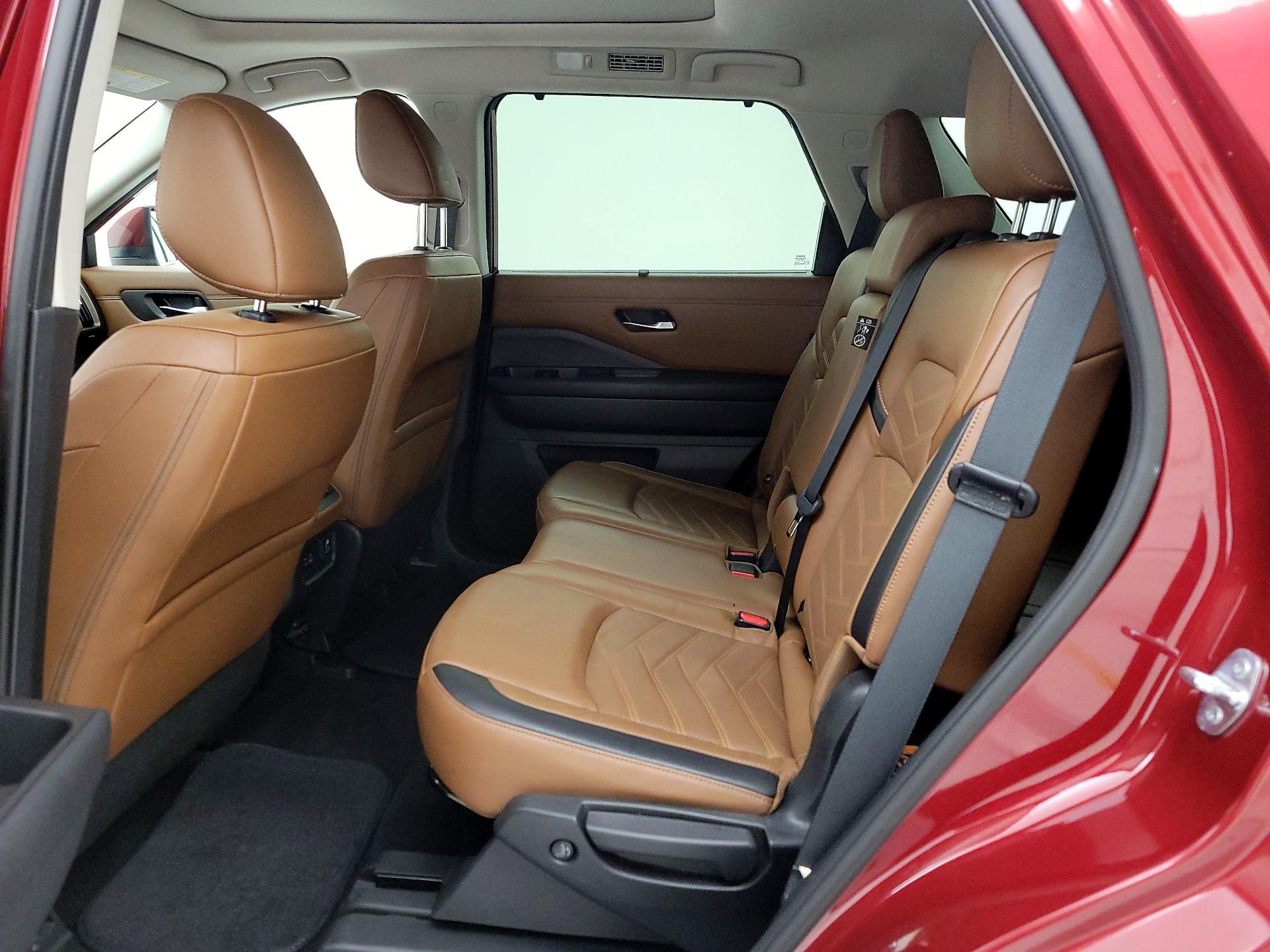 Thumbnail: 2023 Nissan Pathfinder - 19